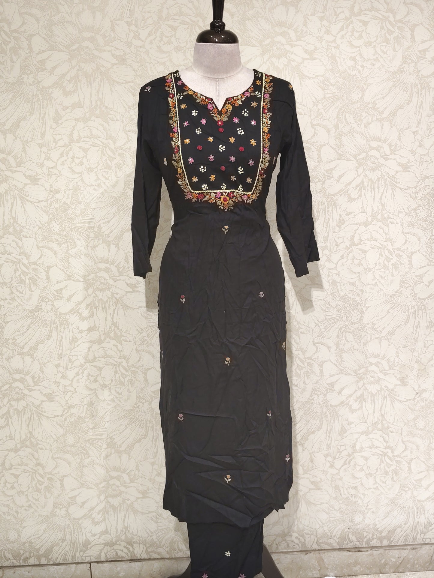 OFFER SALES TOP AND BOTTOM COLLECTIONS - IHA 27223