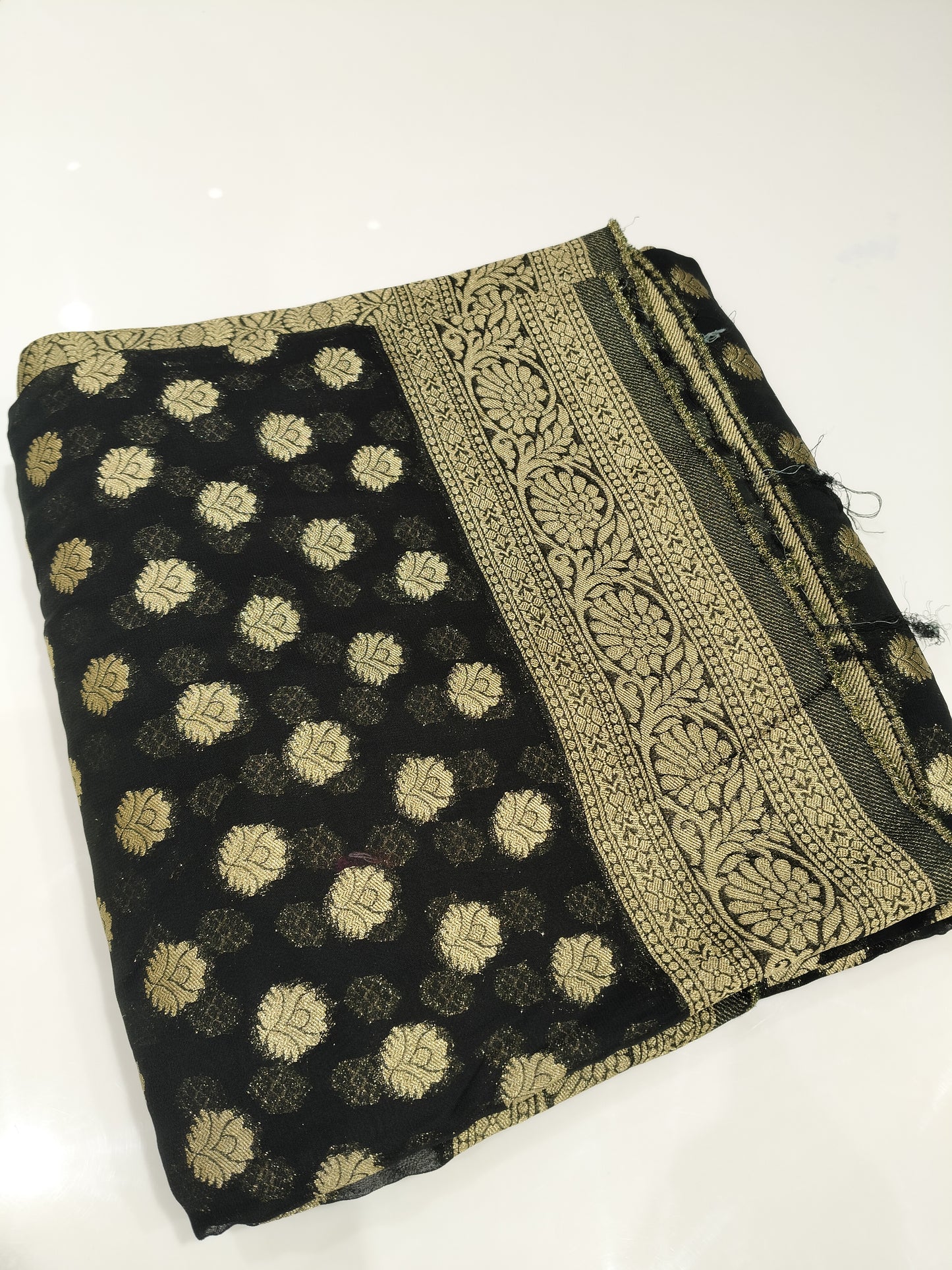 OFFER SALES SAREES - IHA 27410
