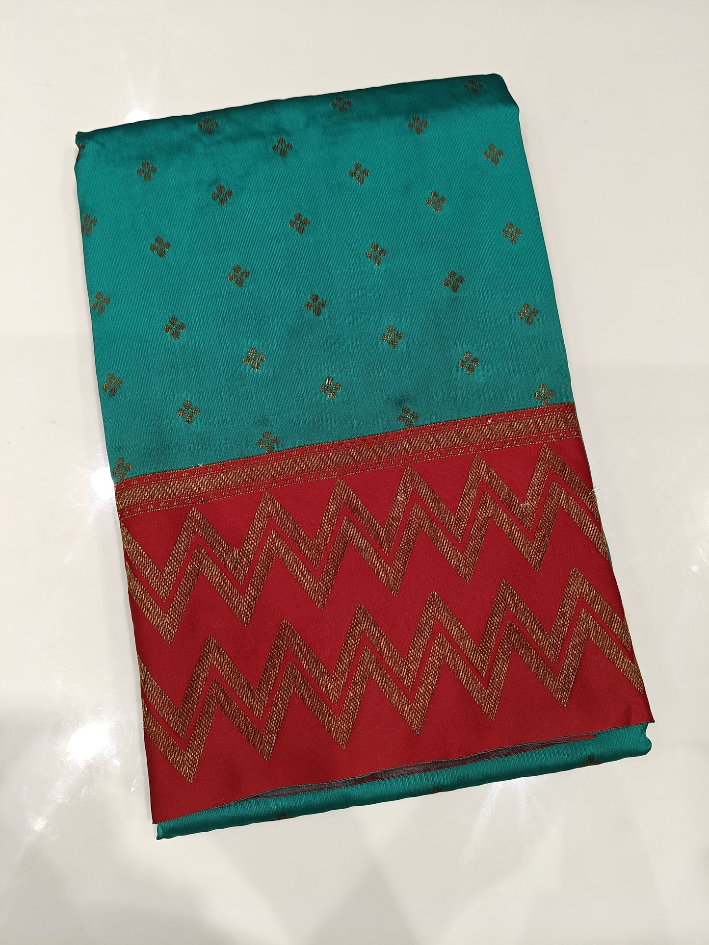OFFER SALES SAREES - IHA 27253
