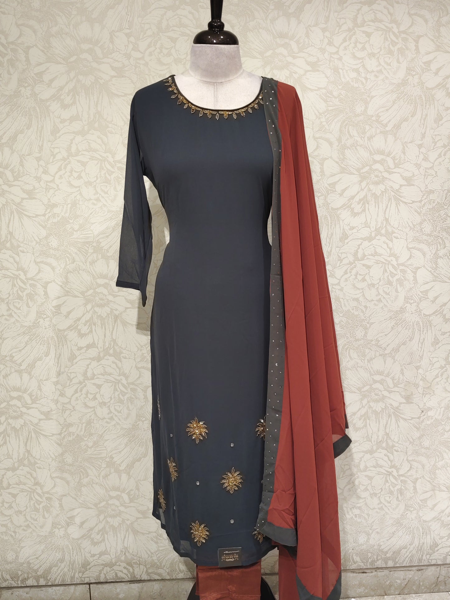 OFFER SALES TOP AND BOTTOM COLLECTIONS - IHA 27223
