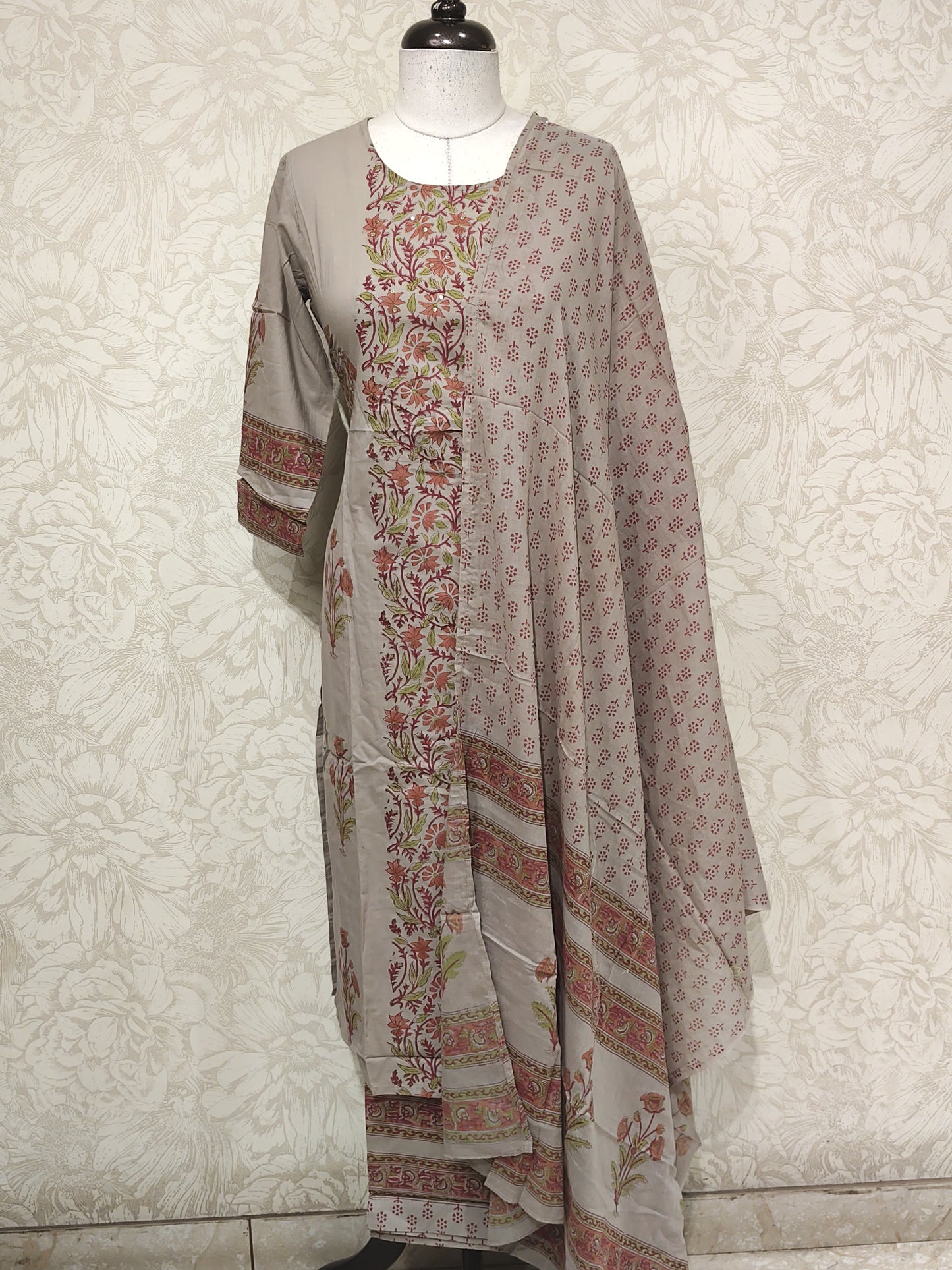 OFFER SALES TOP AND BOTTOM COLLECTIONS - IHA 27407