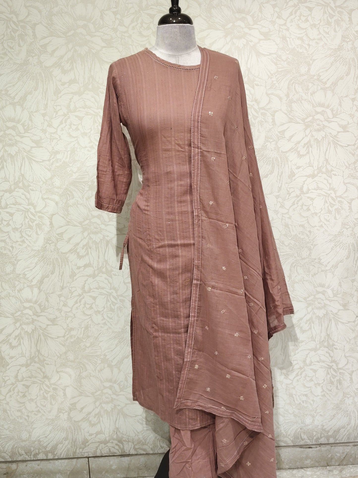 OFFER SALES TOP AND BOTTOM COLLECTIONS - IHA 27223