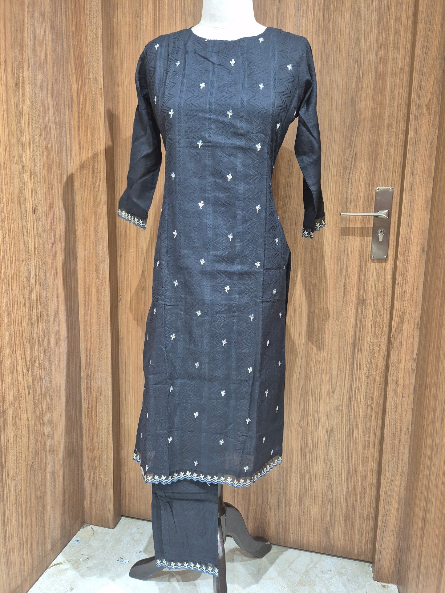 OFFER SALES TOP AND BOTTOM - IHA 26703