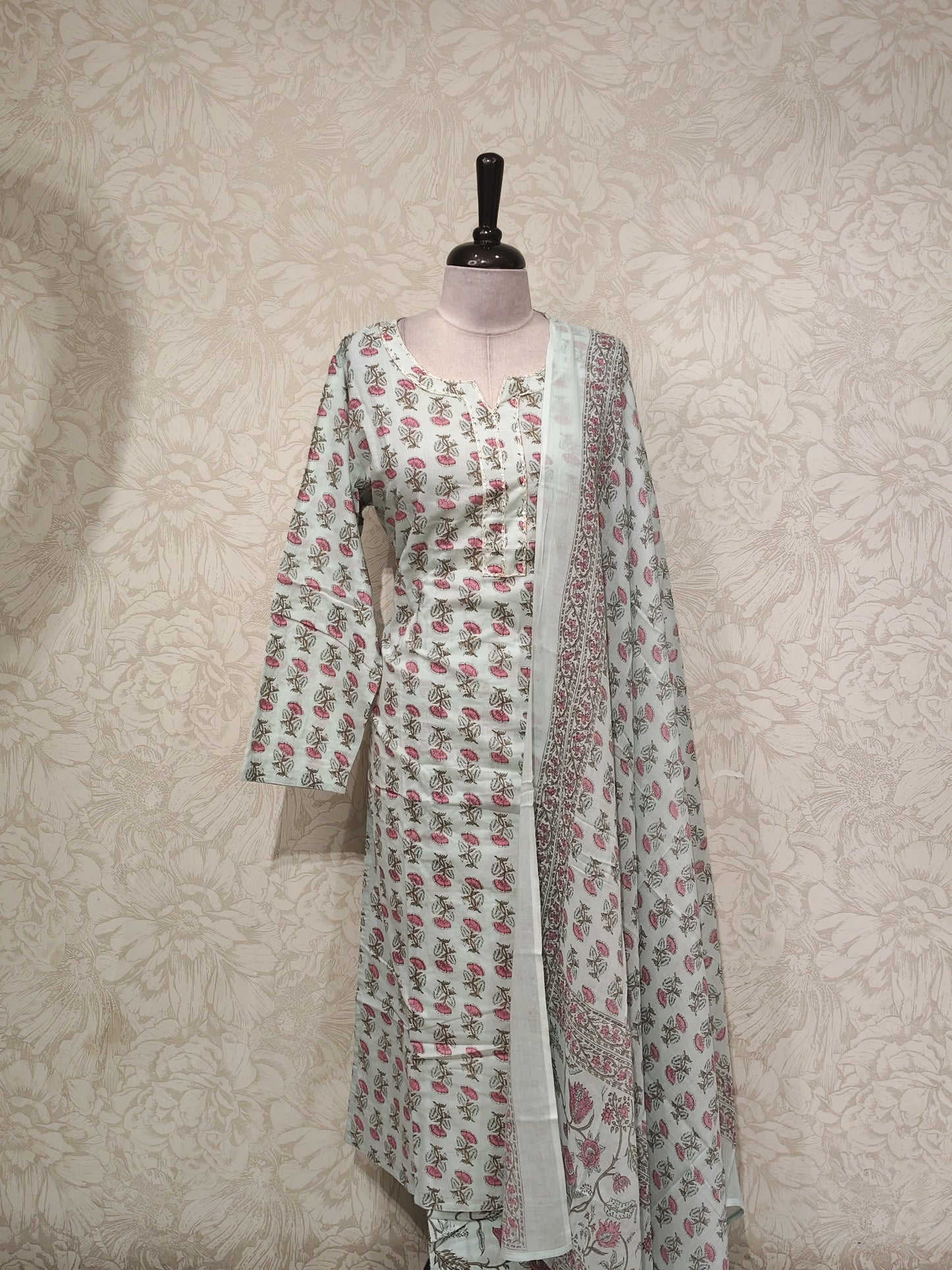 OFFER SALES TOP AND BOTTOM COLLECTIONS - IHA 27407