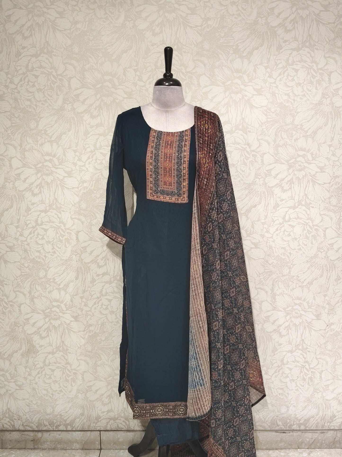 OFFER SALES TOP AND BOTTOM - IHA 27533