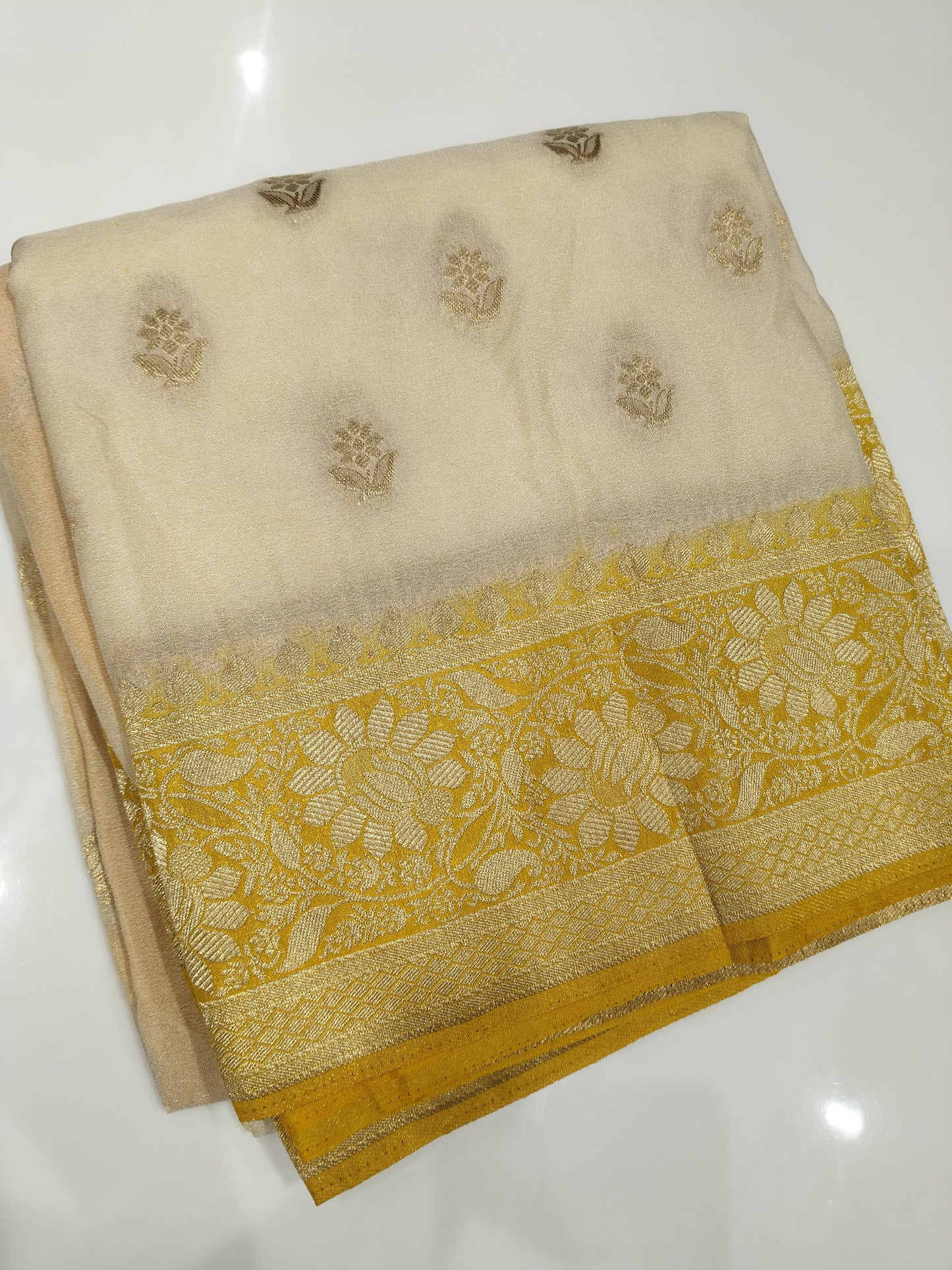 OFFER SALES SAREES - IHA 27316