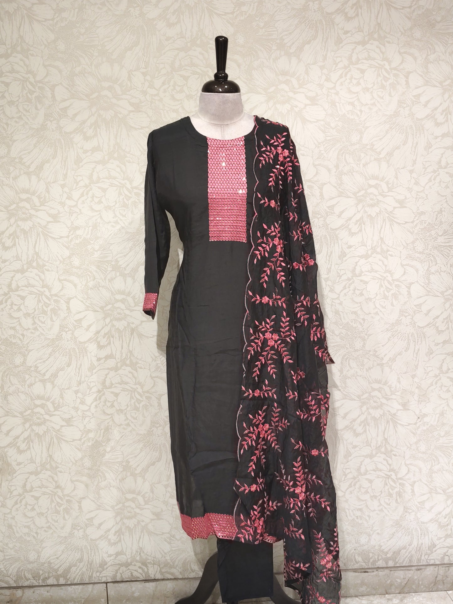 OFFER SALES TOP AND BOTTOM COLLECTIONS - IHA 27223