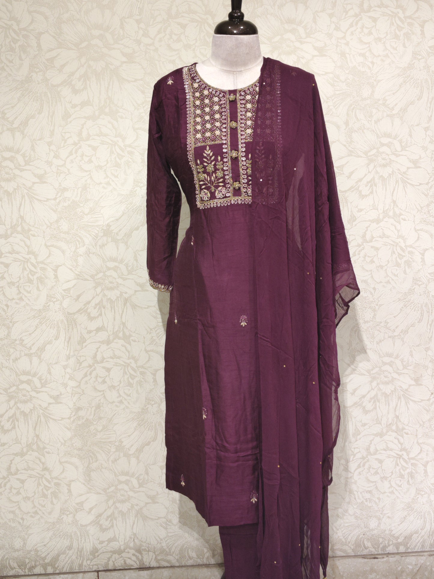 OFFER SALES TOP AND BOTTOM COLLECTIONS - IHA 27223