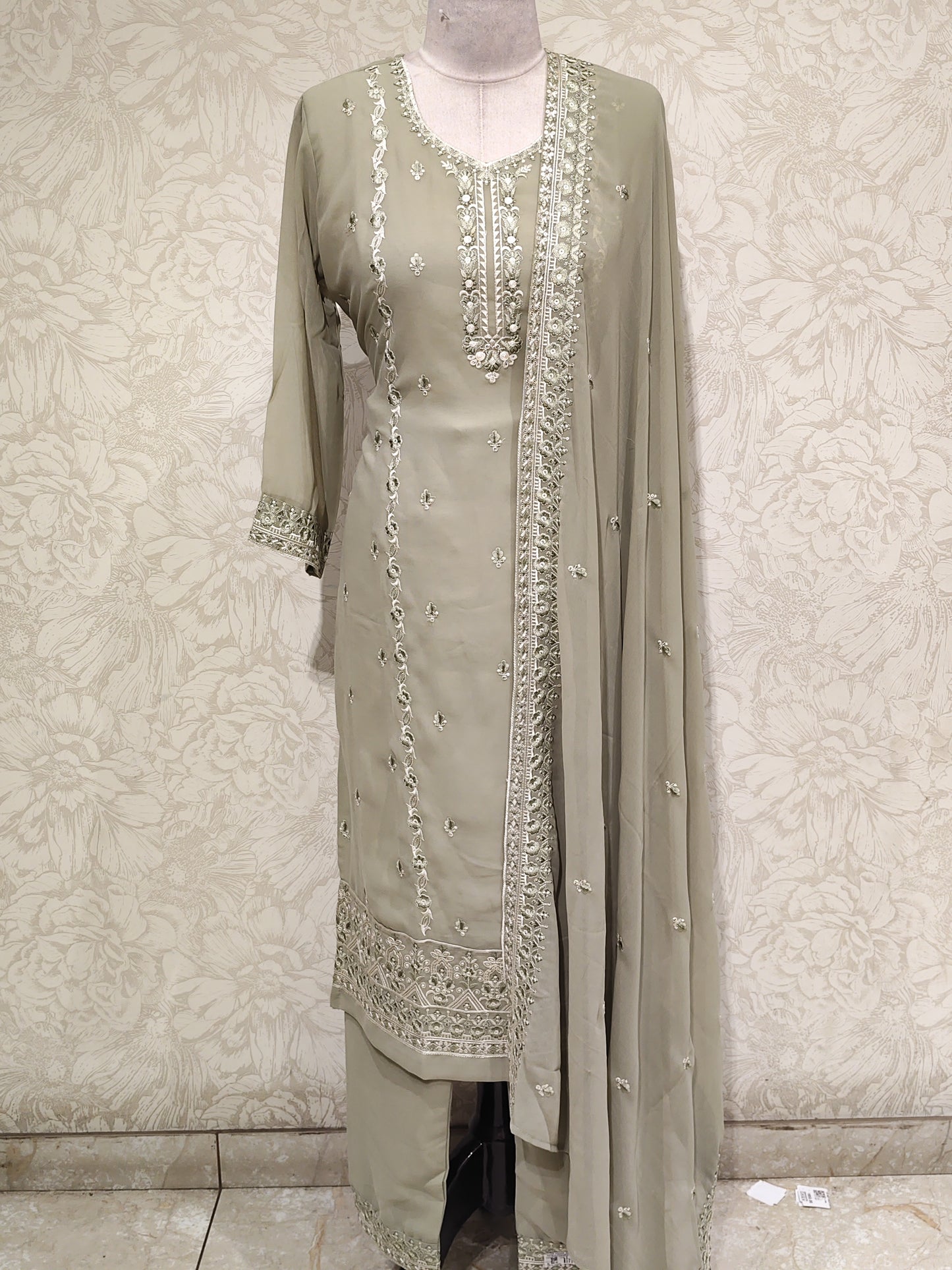 OFFER SALES TOP AND BOTTOM COLLECTIONS - IHA 27223