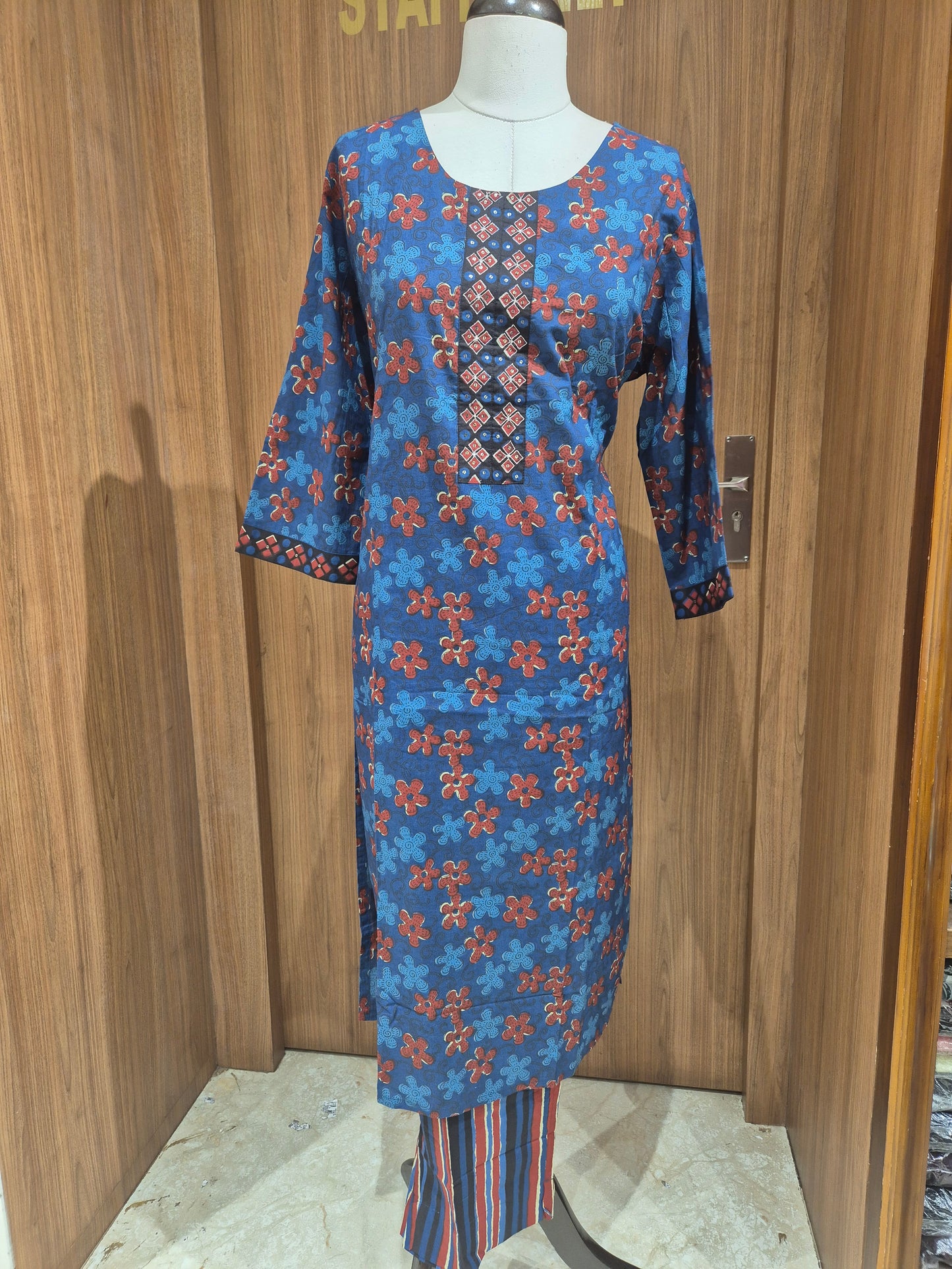 OFFER SALES TOP AND BOTTOM - IHA 26703