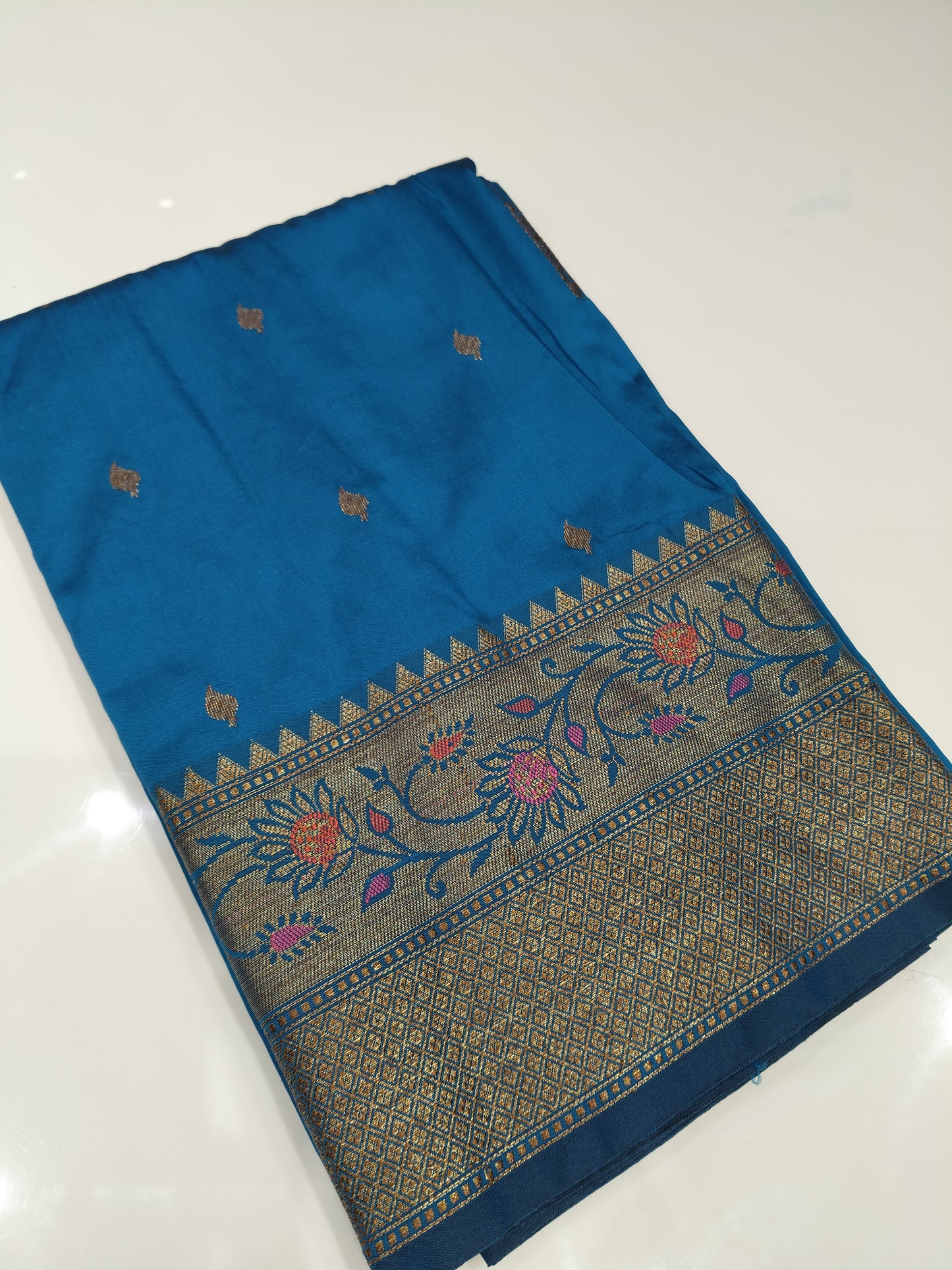 OFFER SALES SAREES - IHA 27410