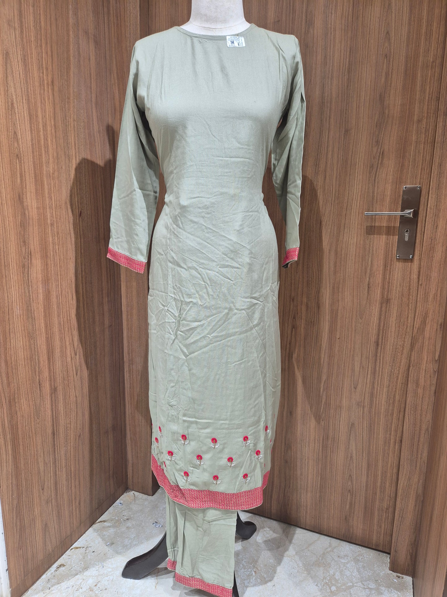 OFFER SALES TOP AND BOTTOM - IHA 26703