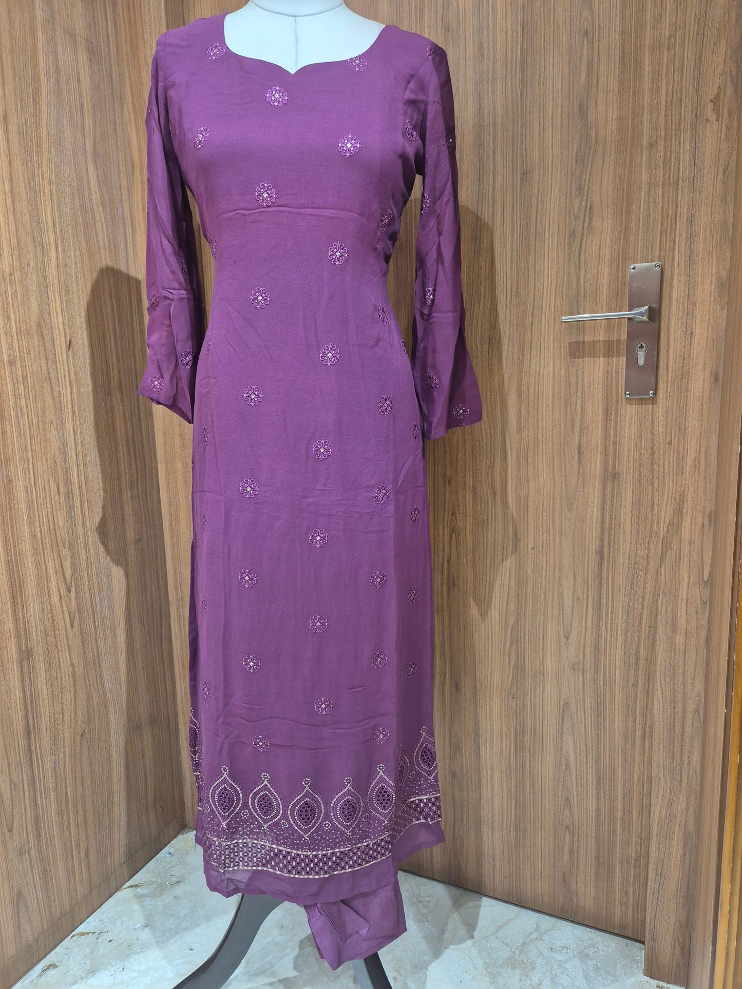 OFFER SALES TOP AND BOTTOM - IHA 26703
