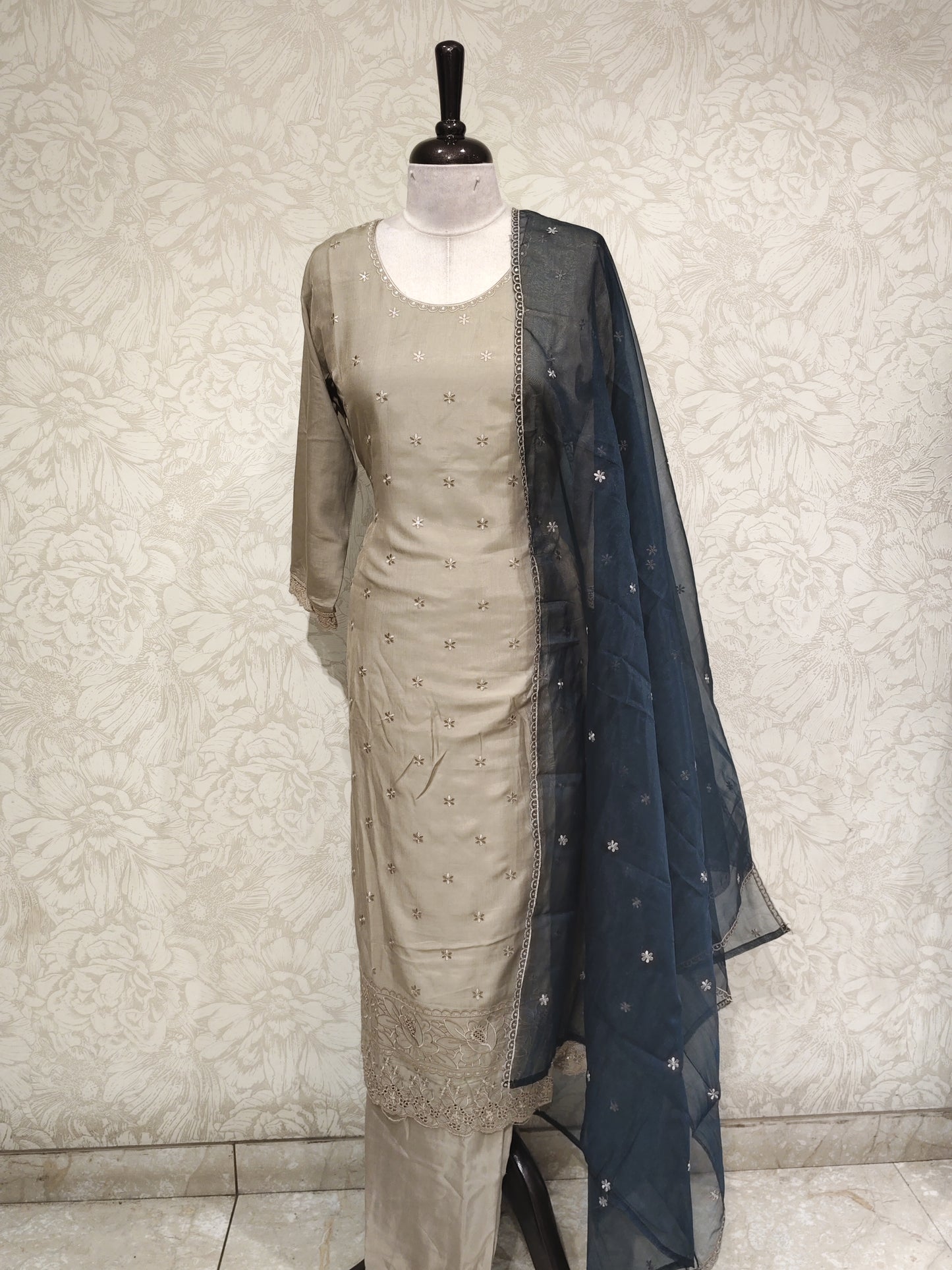 OFFER SALES TOP AND BOTTOM COLLECTIONS - IHA 27223