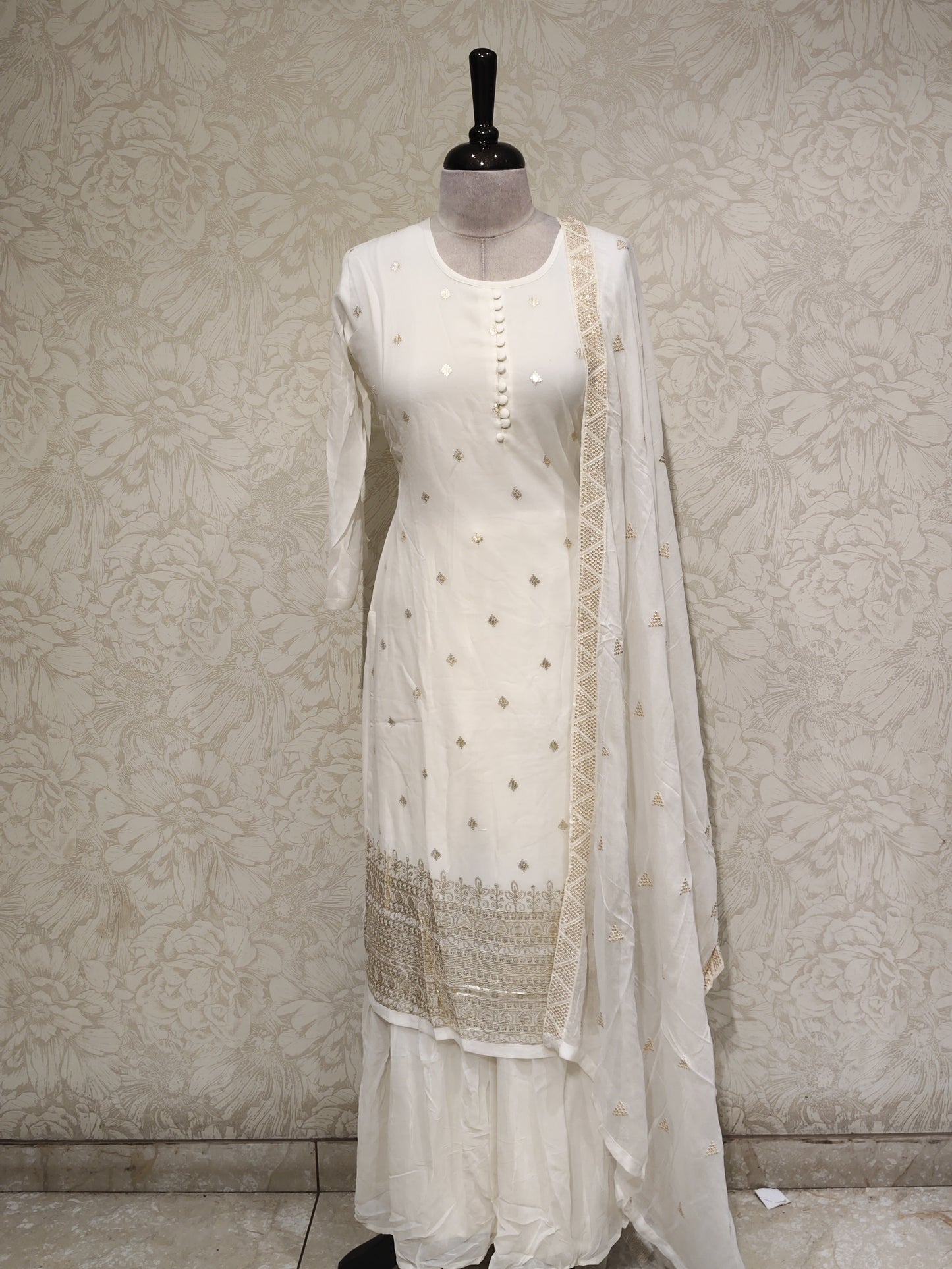 OFFER SALES TOP AND BOTTOM COLLECTIONS - IHA 27223