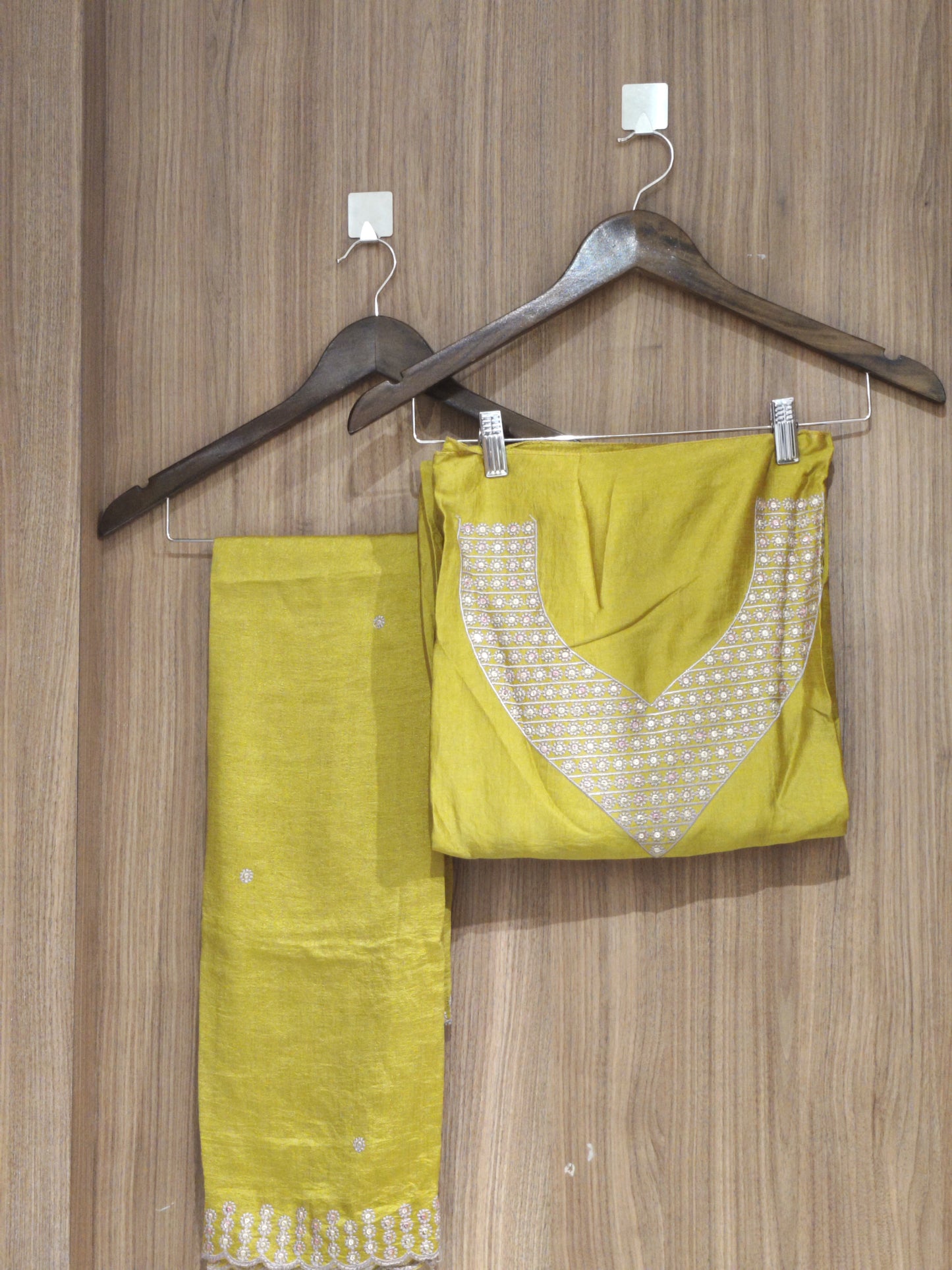 OFFER SALES UNSTITCHED SALWAR SUITS - IHA 27310