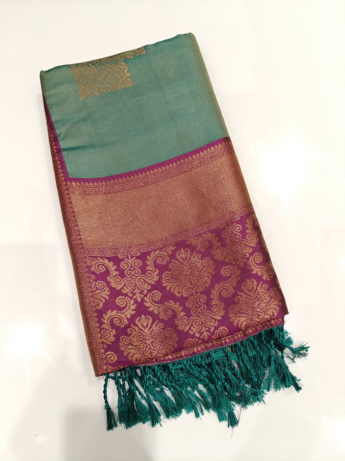 OFFER SALES SAREES - IHA 27253