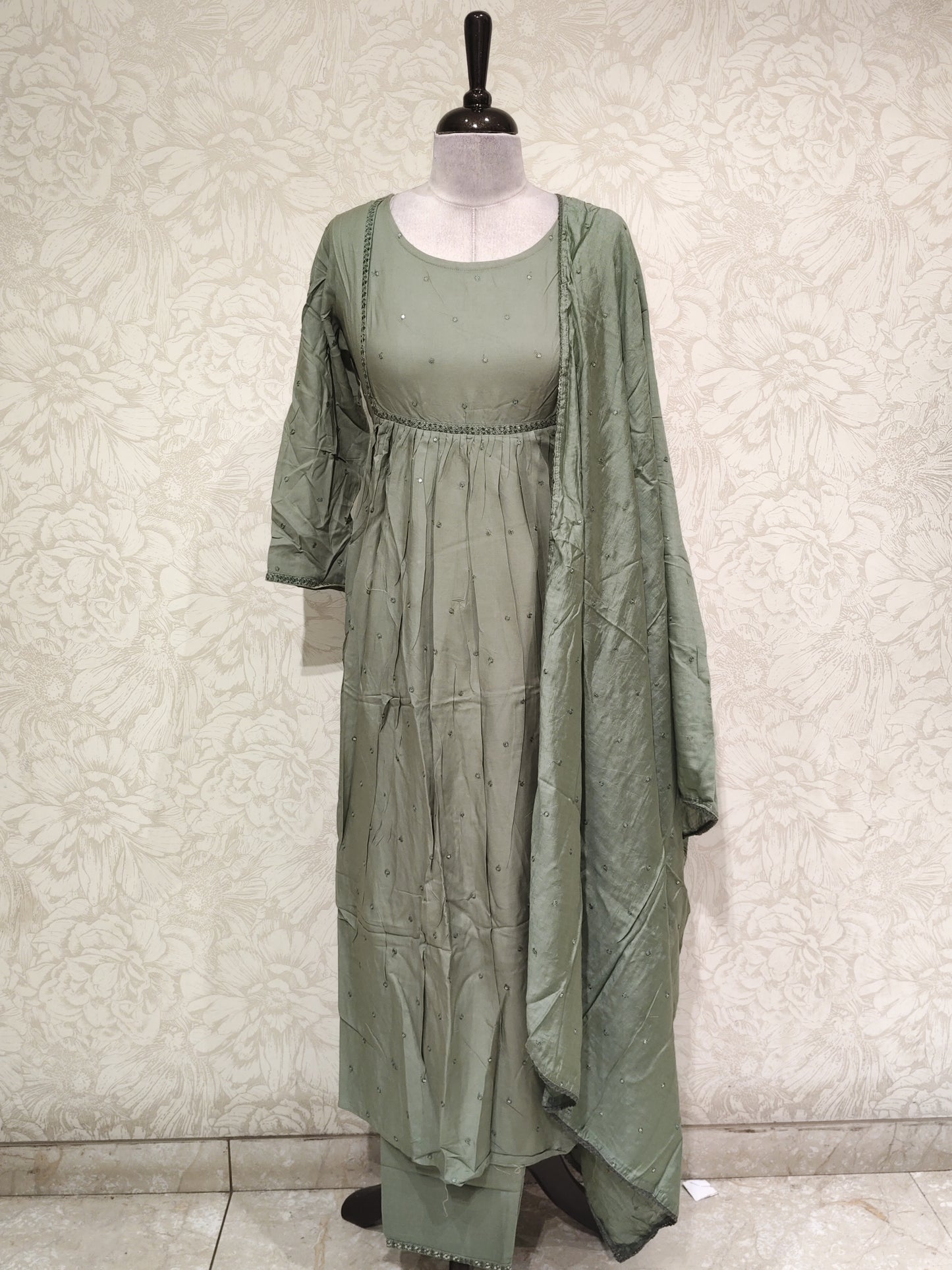 OFFER SALES TOP AND BOTTOM COLLECTIONS - IHA 27223