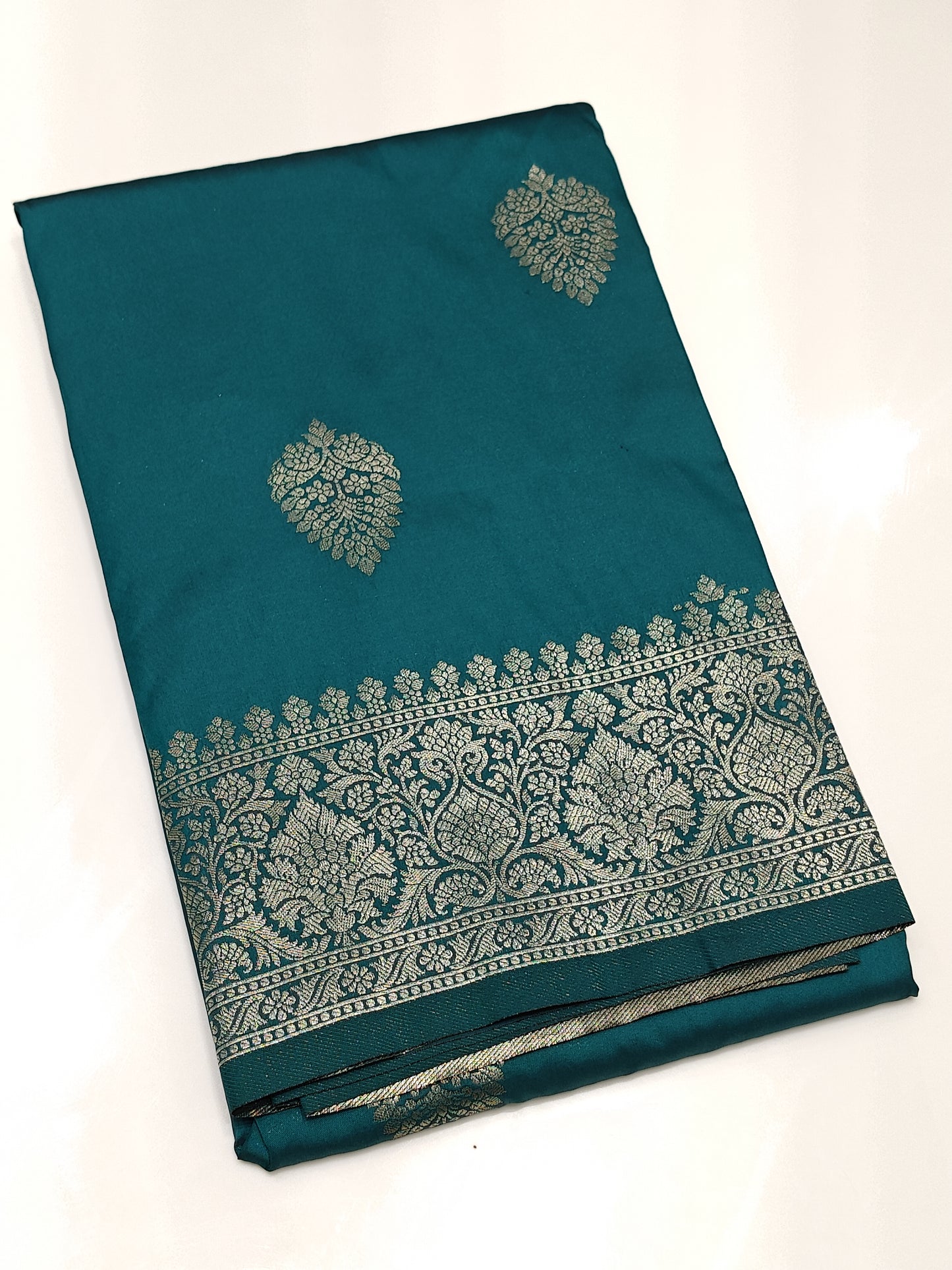 OFFER SALES SAREES - IHA 27529