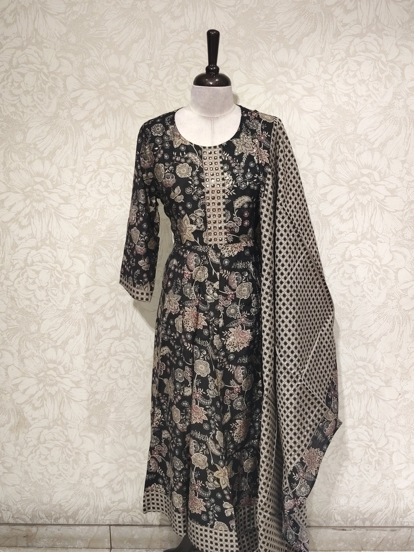 OFFER SALES TOP AND BOTTOM - IHA 27533