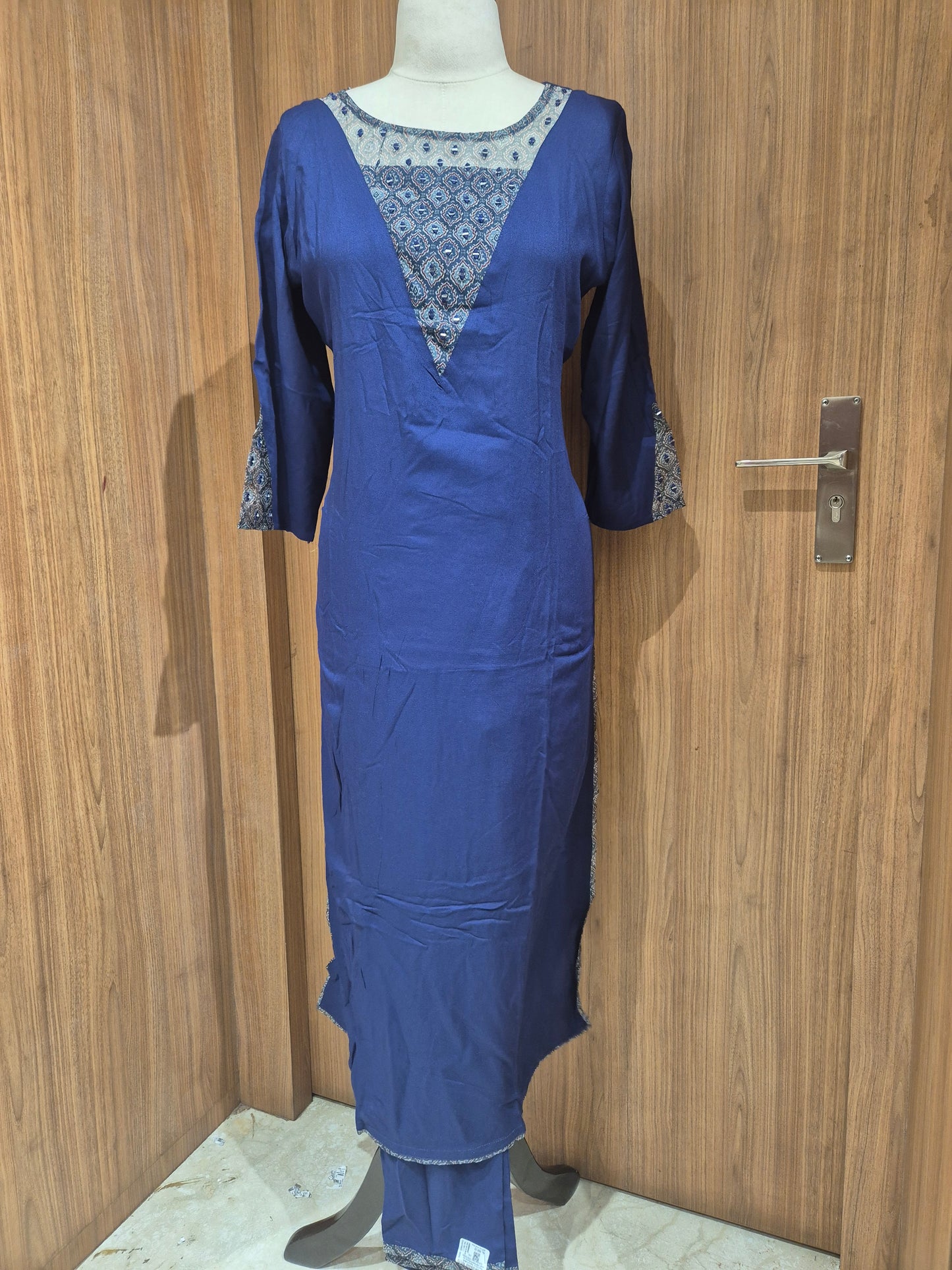 OFFER SALES TOP AND BOTTOM - IHA 26703