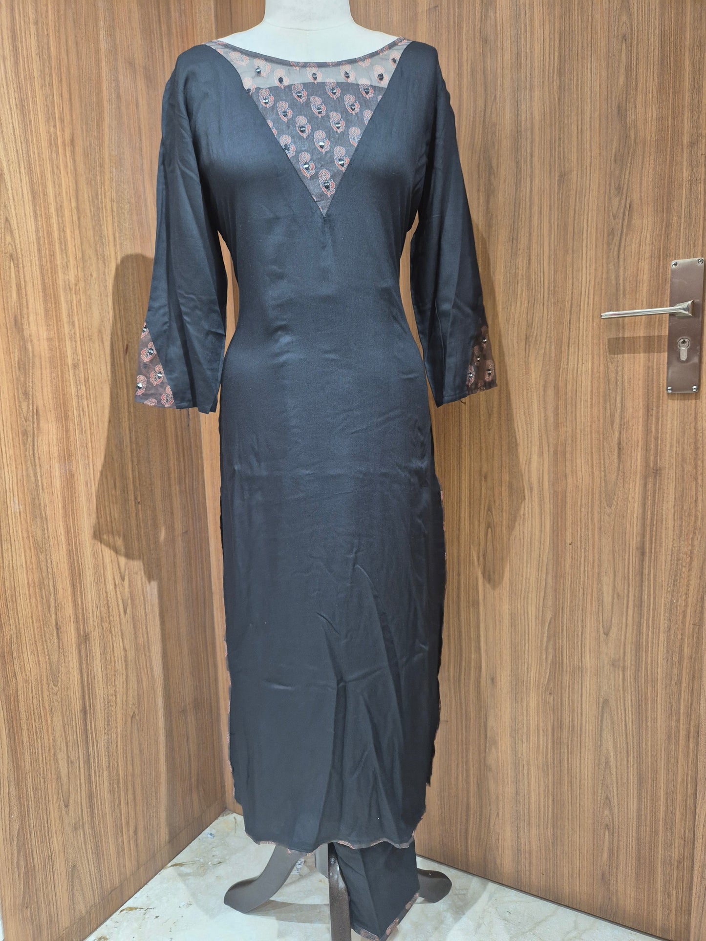 OFFER SALES TOP AND BOTTOM - IHA 26703