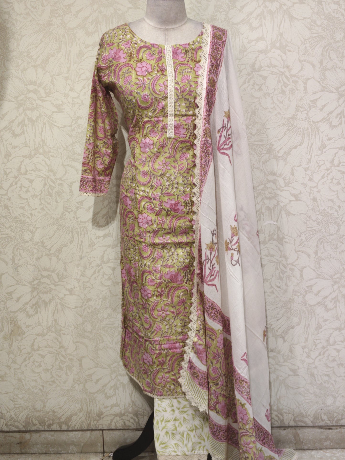 OFFER SALES TOP AND BOTTOM COLLECTIONS - IHA 27407