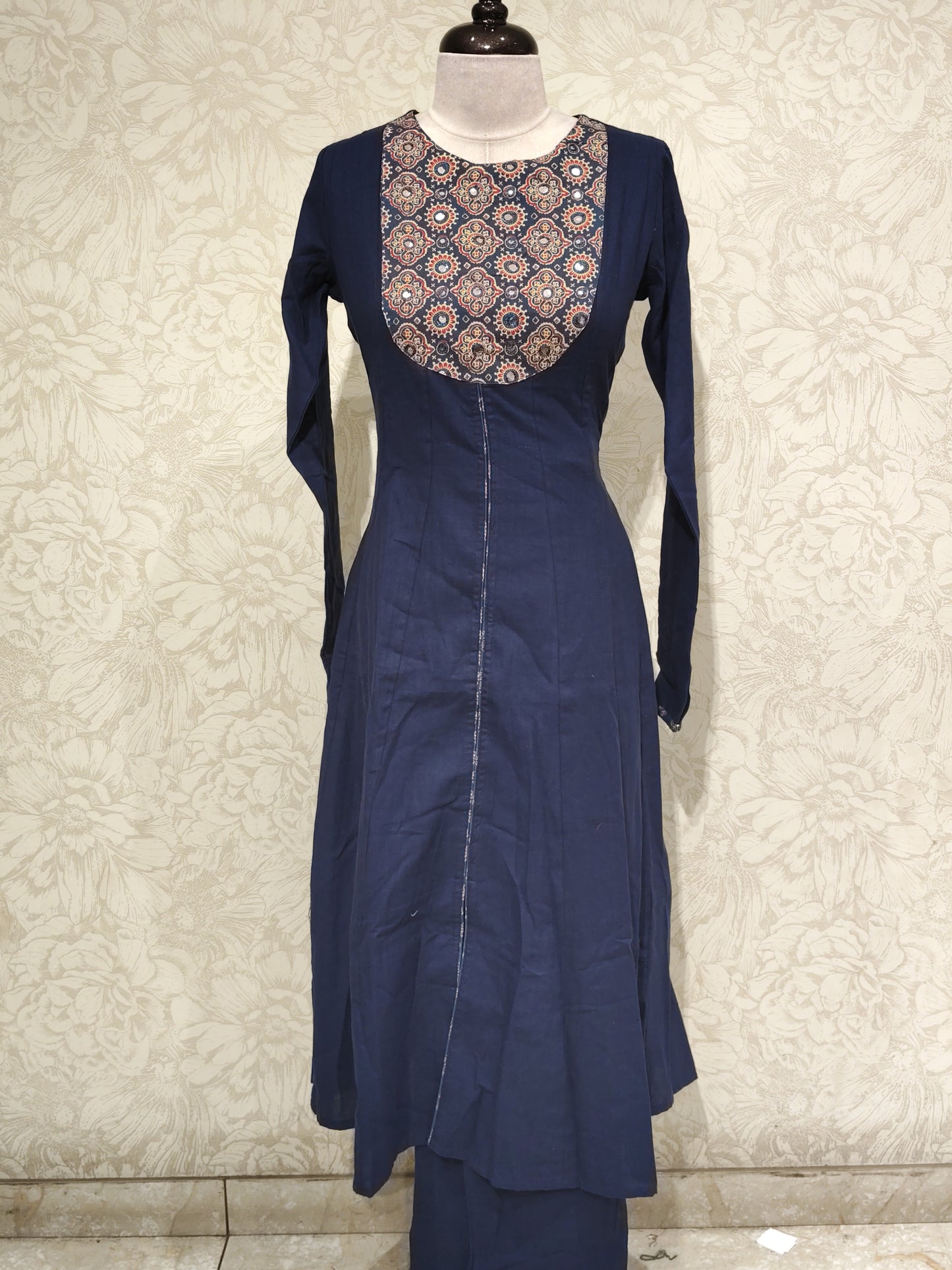 OFFER SALES TOP AND BOTTOM COLLECTIONS - IHA 27223