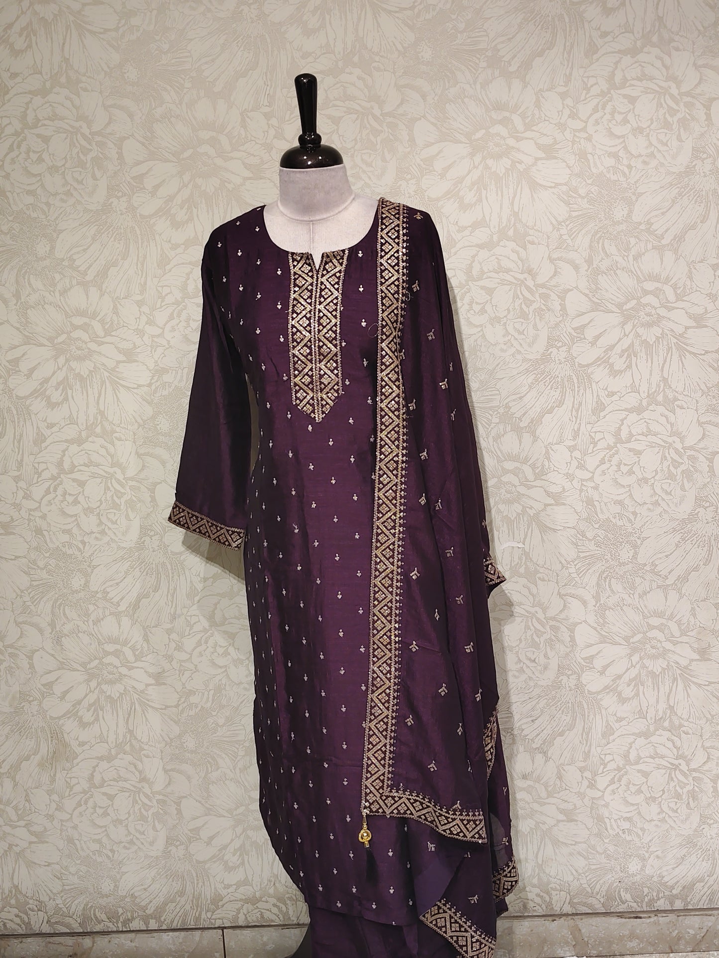 OFFER SALES TOP AND BOTTOM - IHA 27524