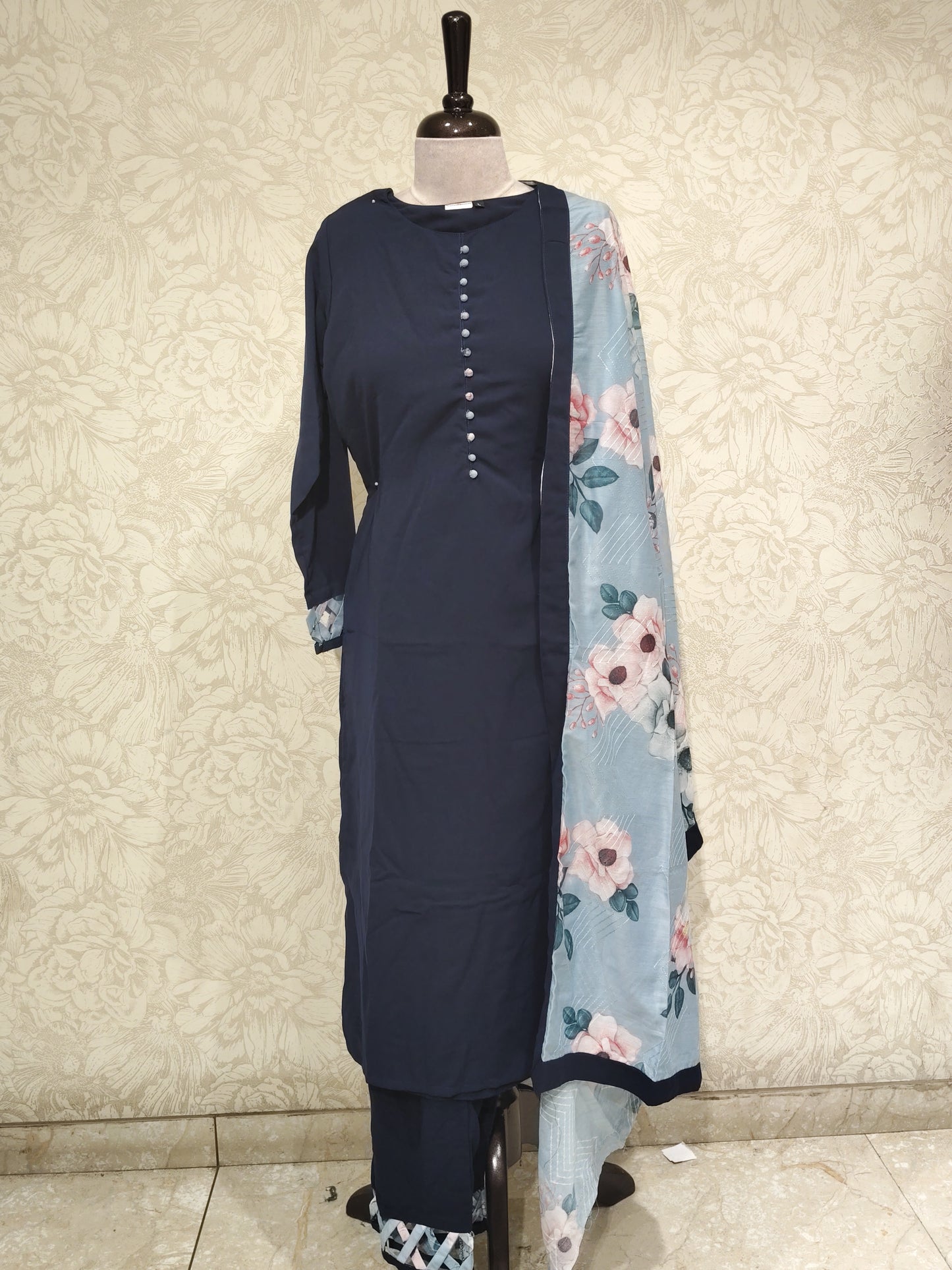 OFFER SALES TOP AND BOTTOM COLLECTIONS - IHA 27223