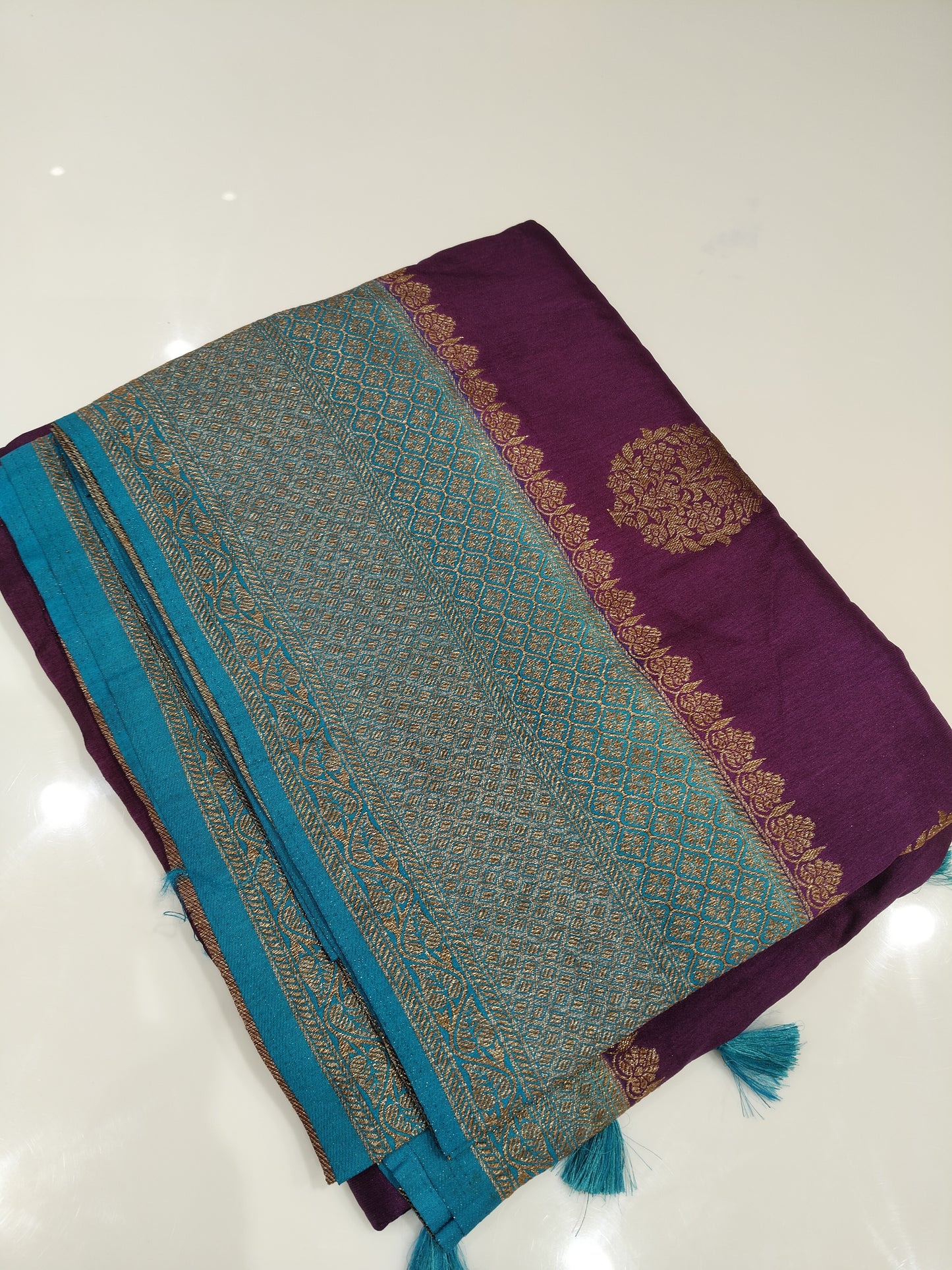OFFER SALES SAREES - IHA 27410