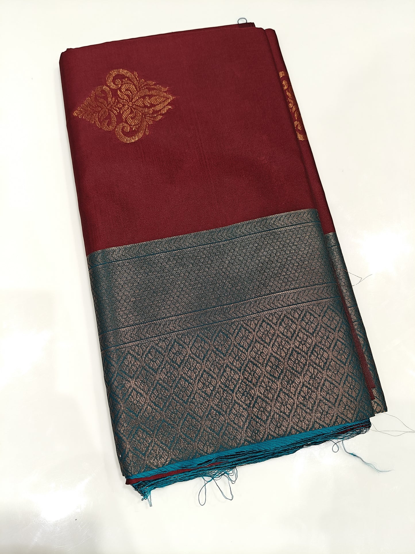 OFFER SALES SAREES - IHA 27253