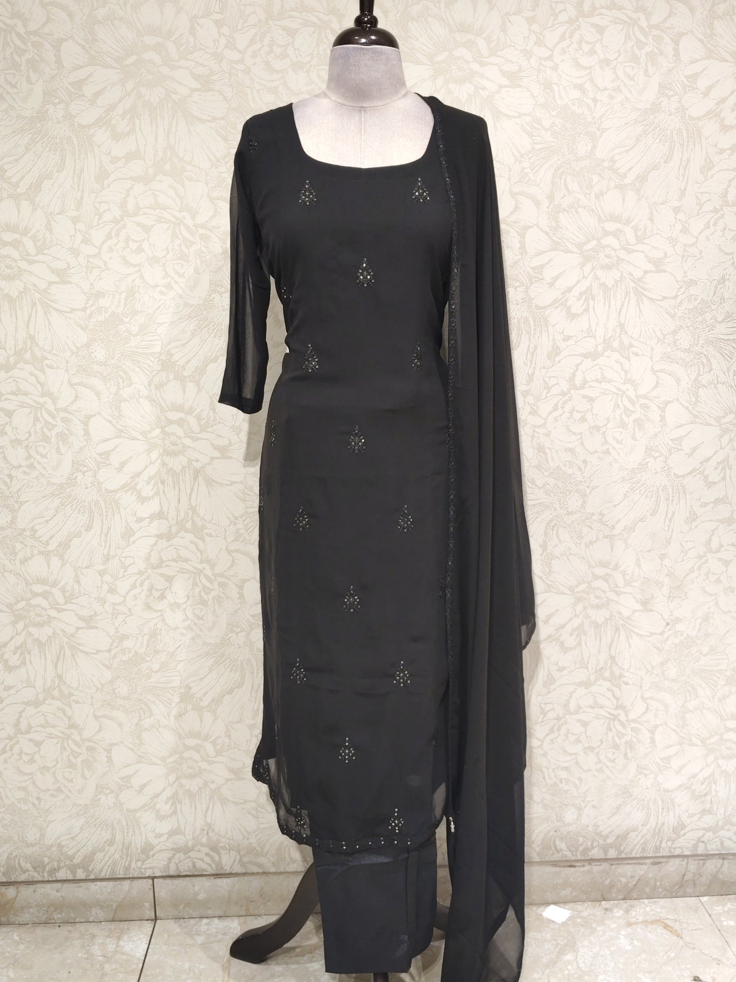 OFFER SALES TOP AND BOTTOM COLLECTIONS - IHA 27223