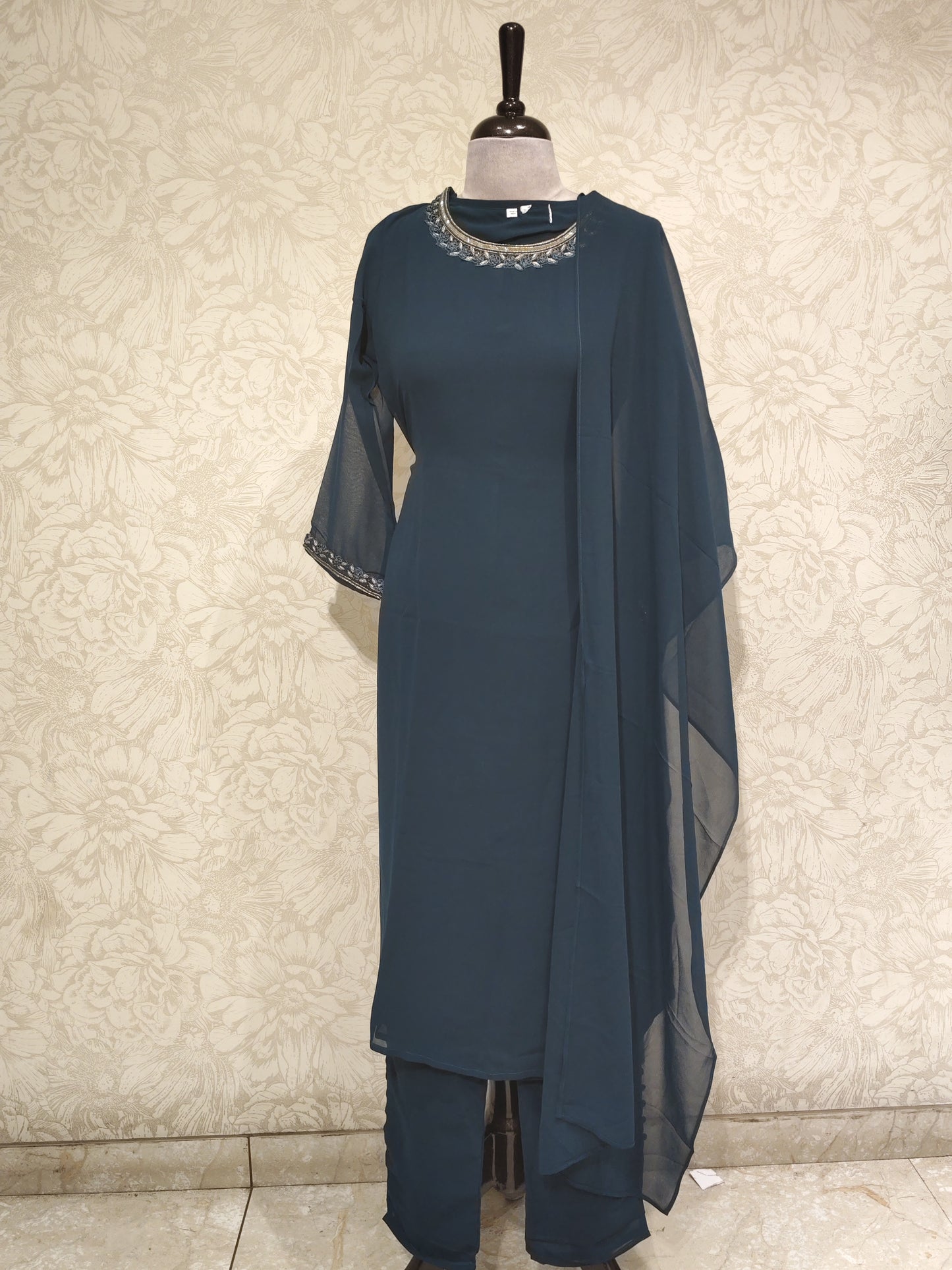 OFFER SALES TOP AND BOTTOM COLLECTIONS - IHA 27223