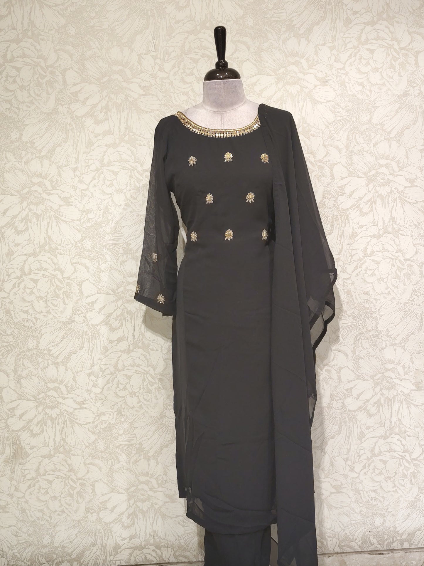 OFFER SALES TOP AND BOTTOM COLLECTIONS - IHA 27223