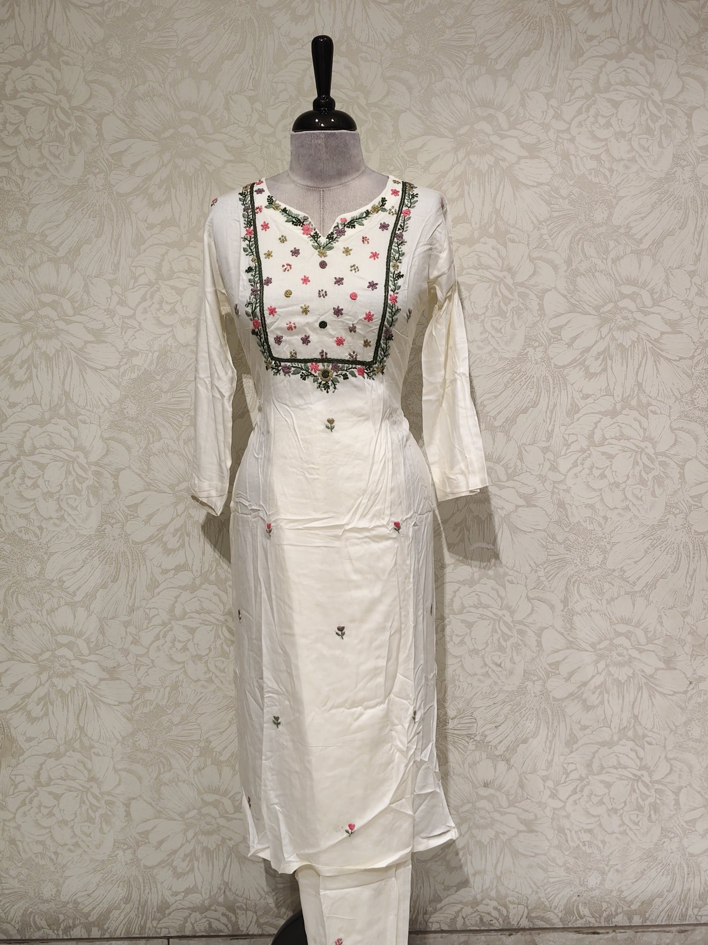 OFFER SALES TOP AND BOTTOM COLLECTIONS - IHA 27223