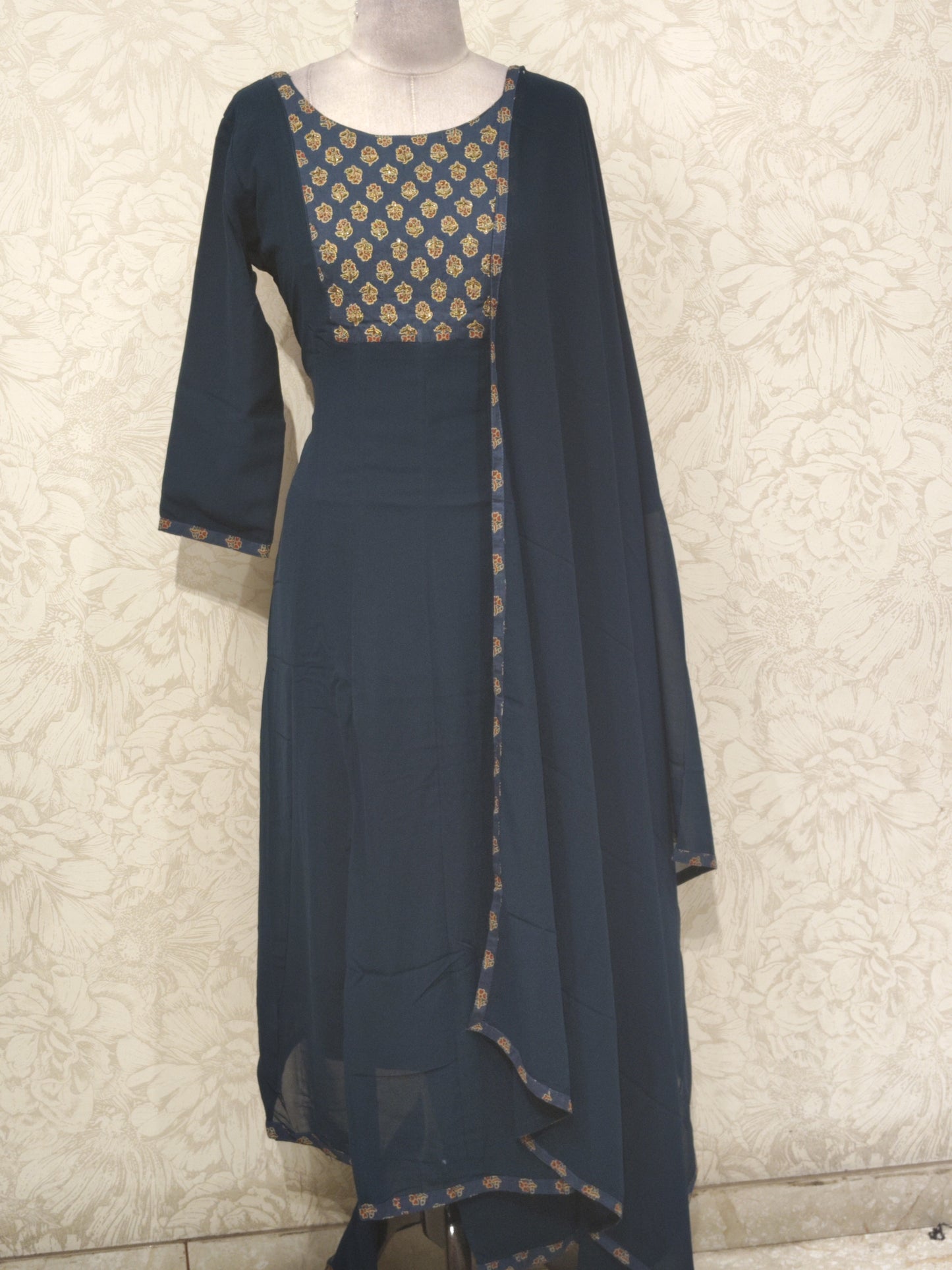 OFFER SALES TOP AND BOTTOM COLLECTIONS - IHA 27407