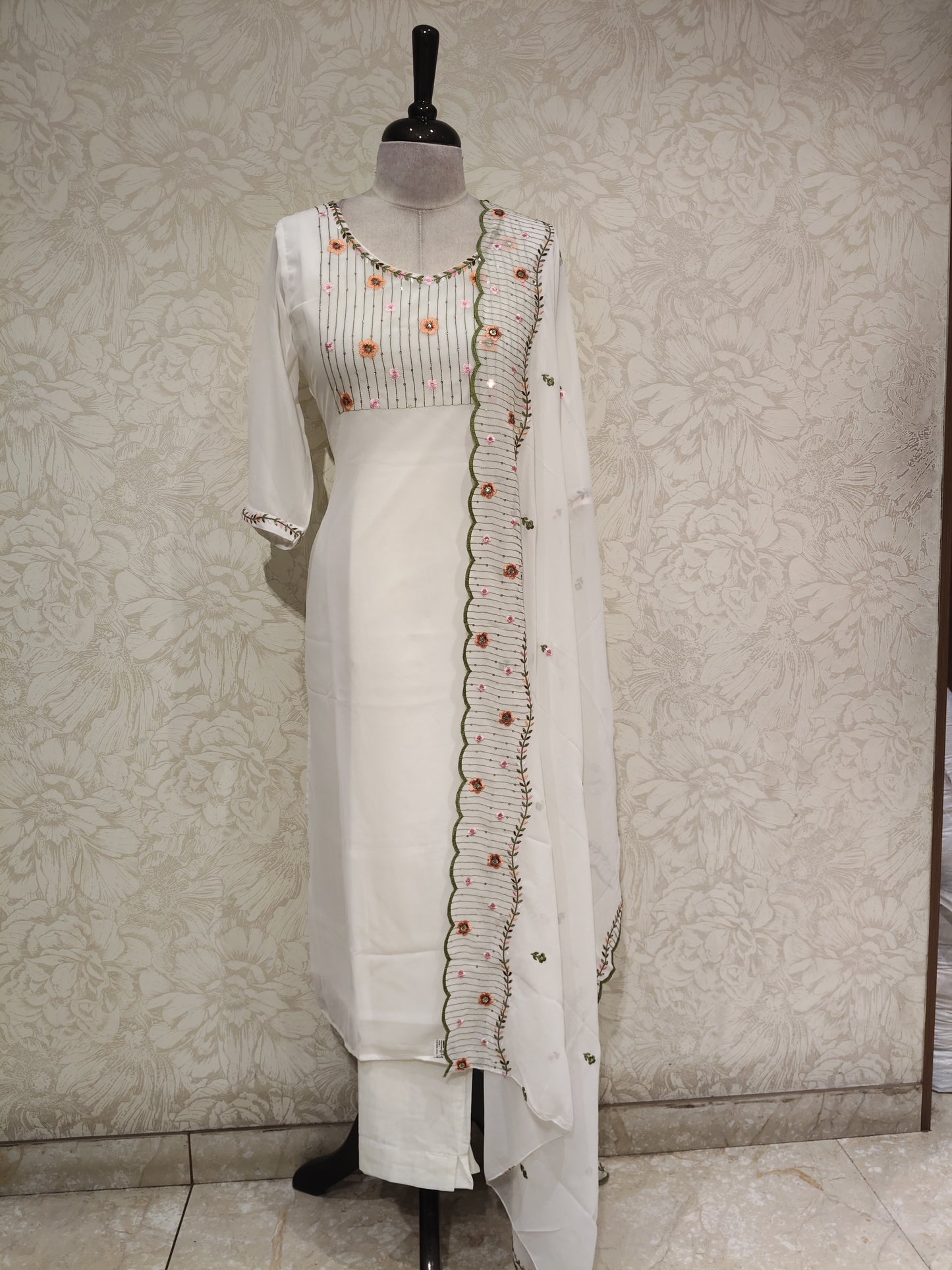 OFFER SALES TOP AND BOTTOM COLLECTIONS - IHA 27223