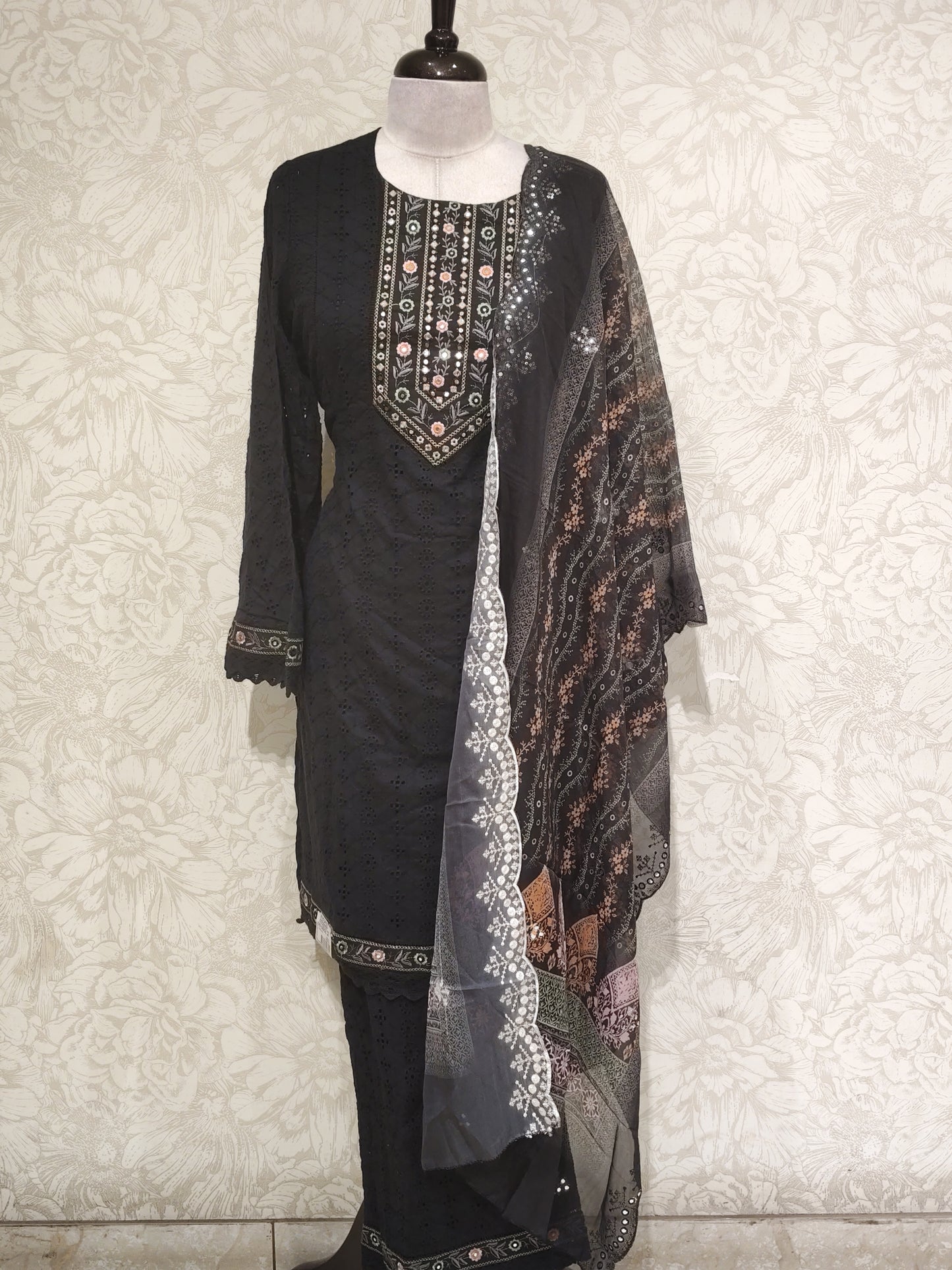 OFFER SALES TOP AND BOTTOM COLLECTIONS - IHA 27223