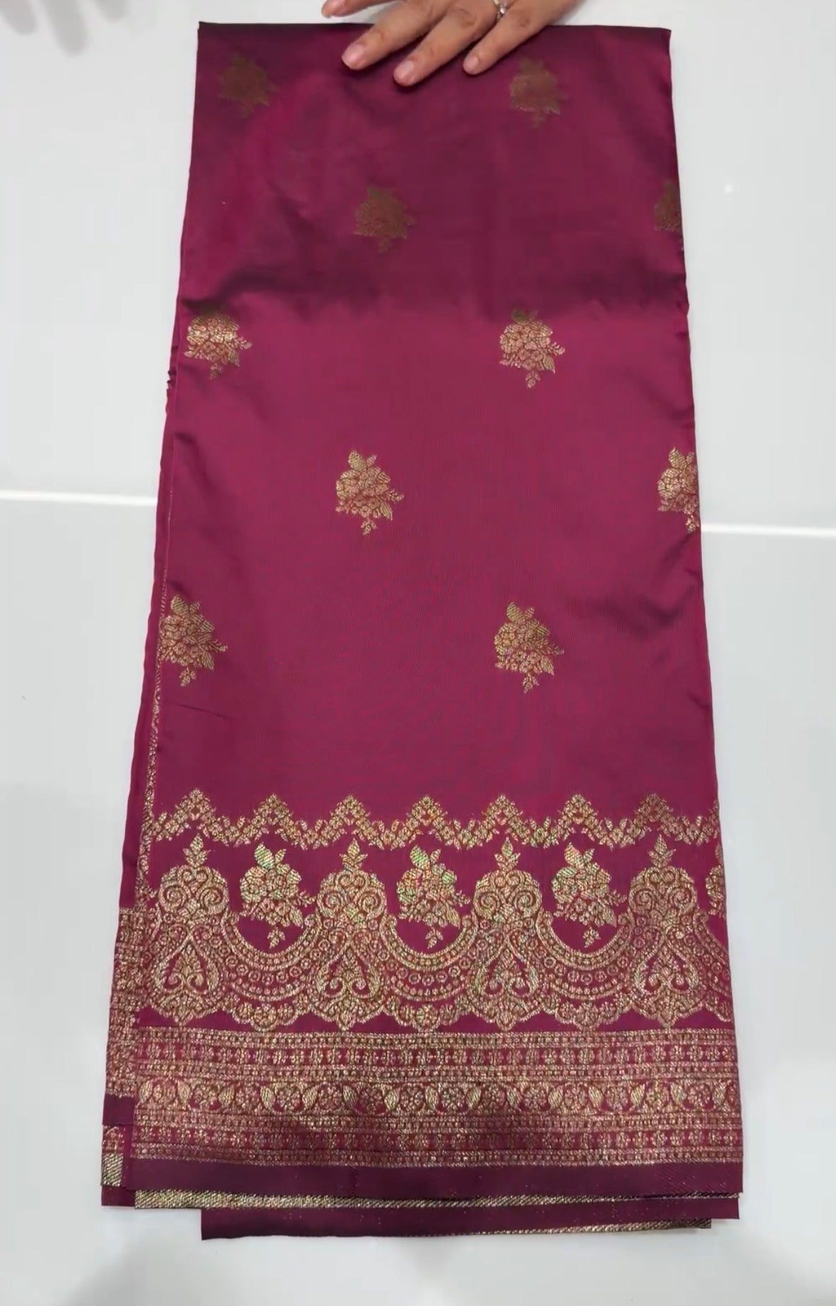 OFFER SALES SAREES - IHA 35424