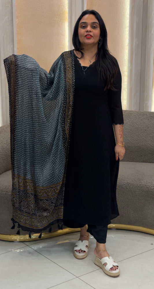 IHA'S IN-HOUSE SLITTED TOP AND DUPATTA - IHA 33153