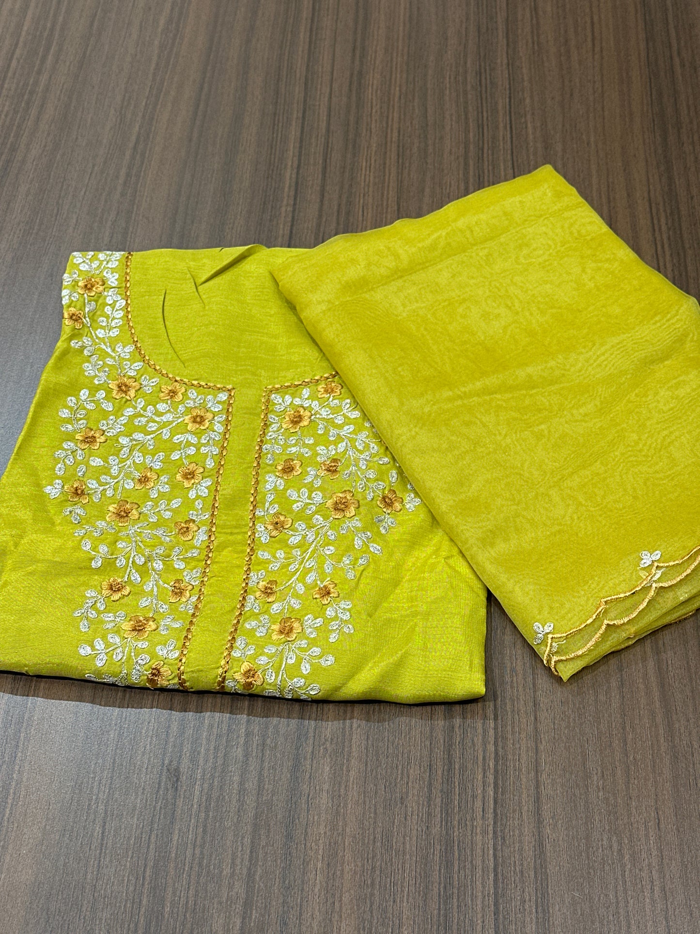 OFFER SALES UNSTITCHED SALWAR SUITS -  IHA 33806