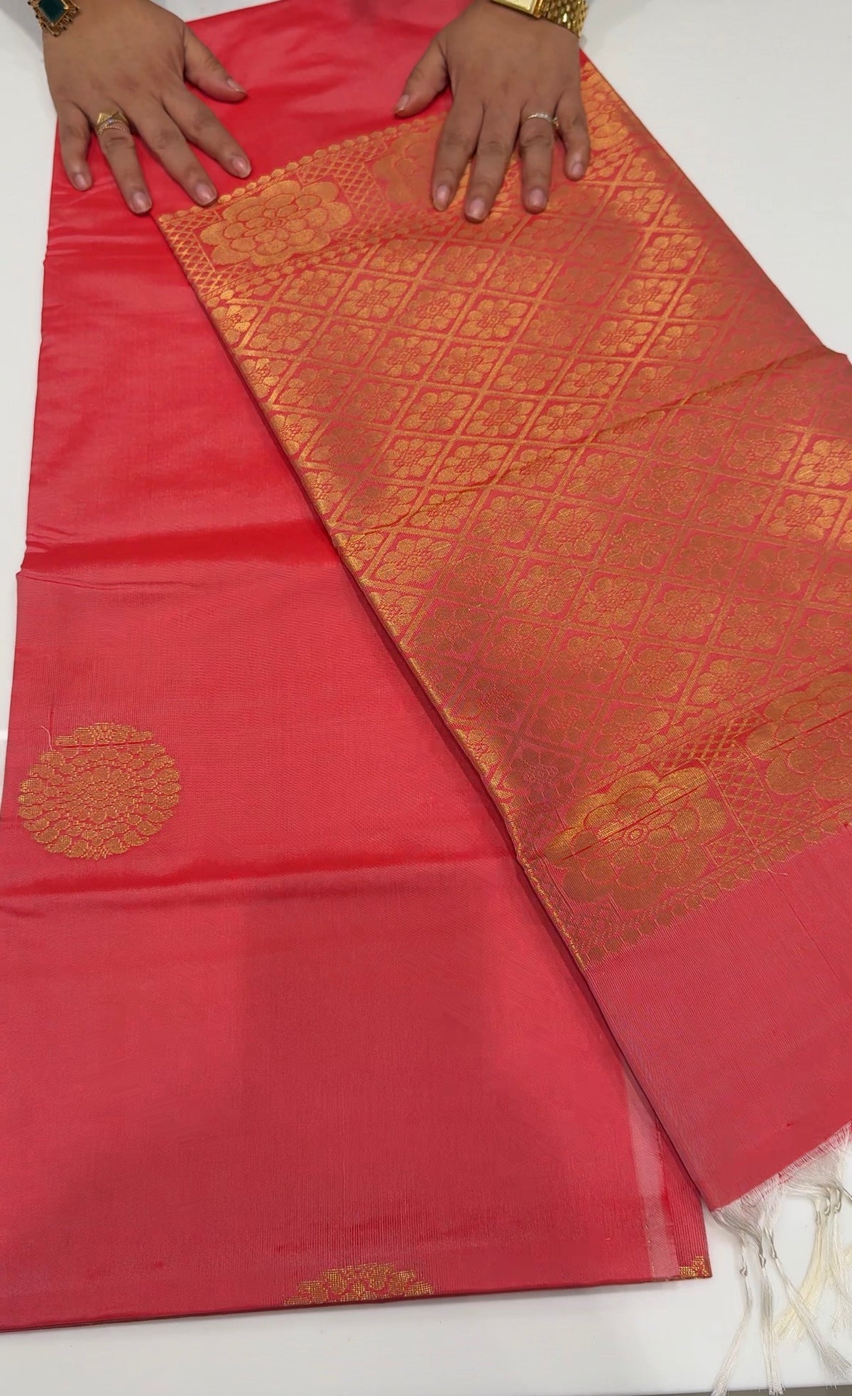 OFFER SALES SAREES - IHA 35439