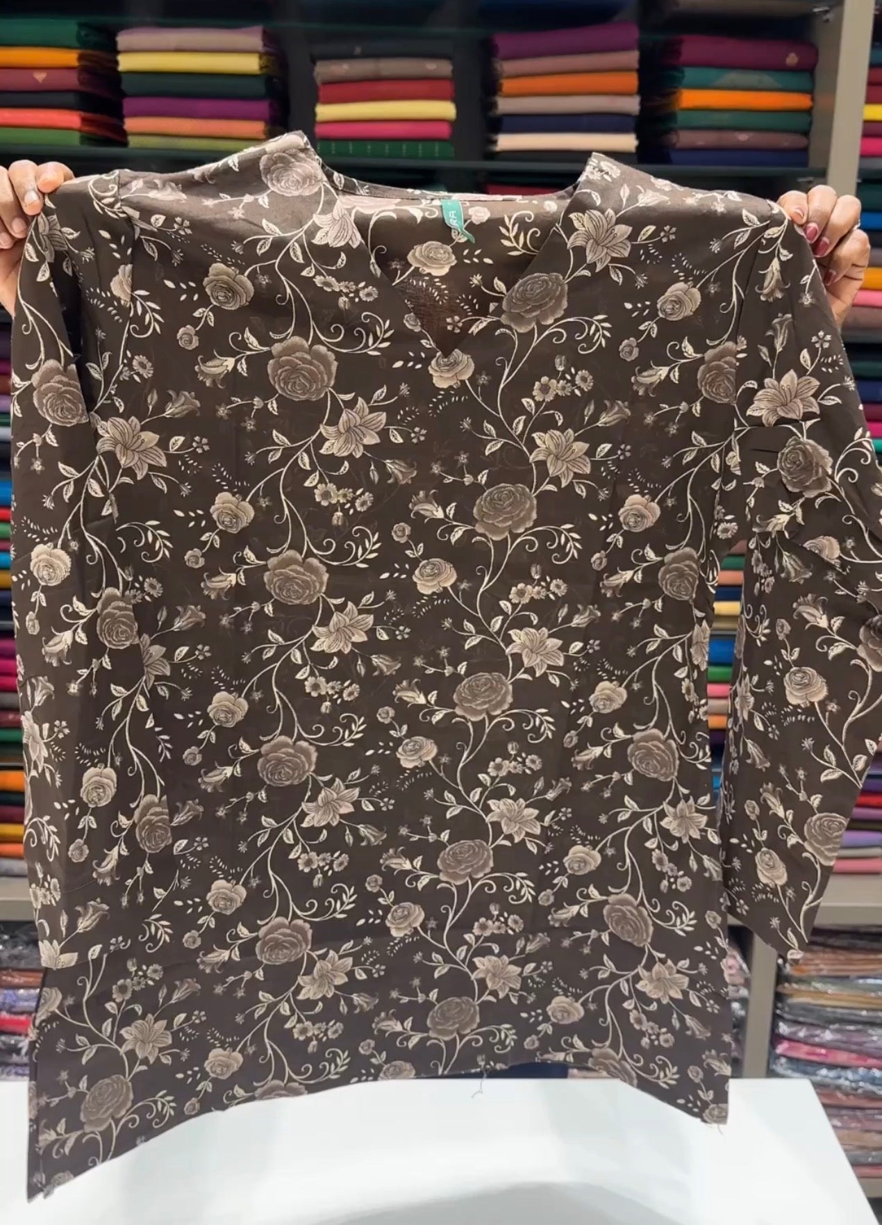 OFFER SALES PRINTED SHORT TOPS - IHA 34639