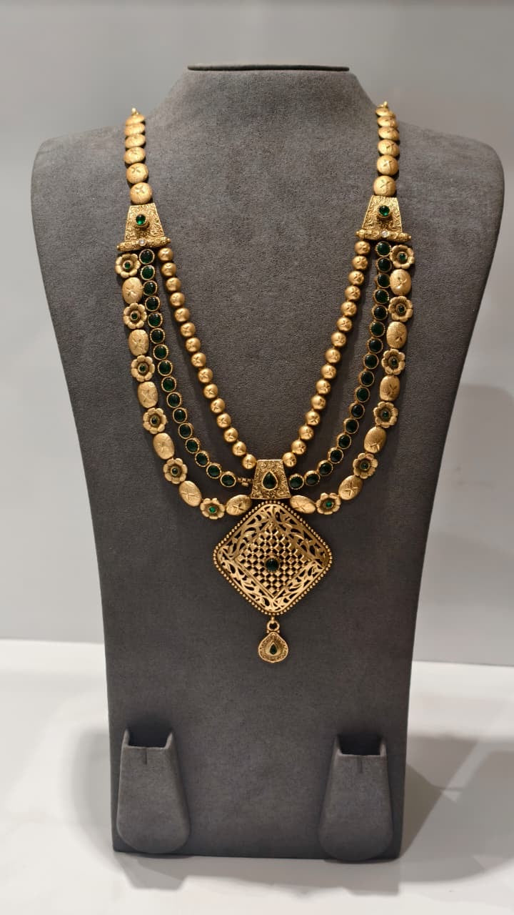 DESIGNER NECKLACE SETS - IHA 35831
