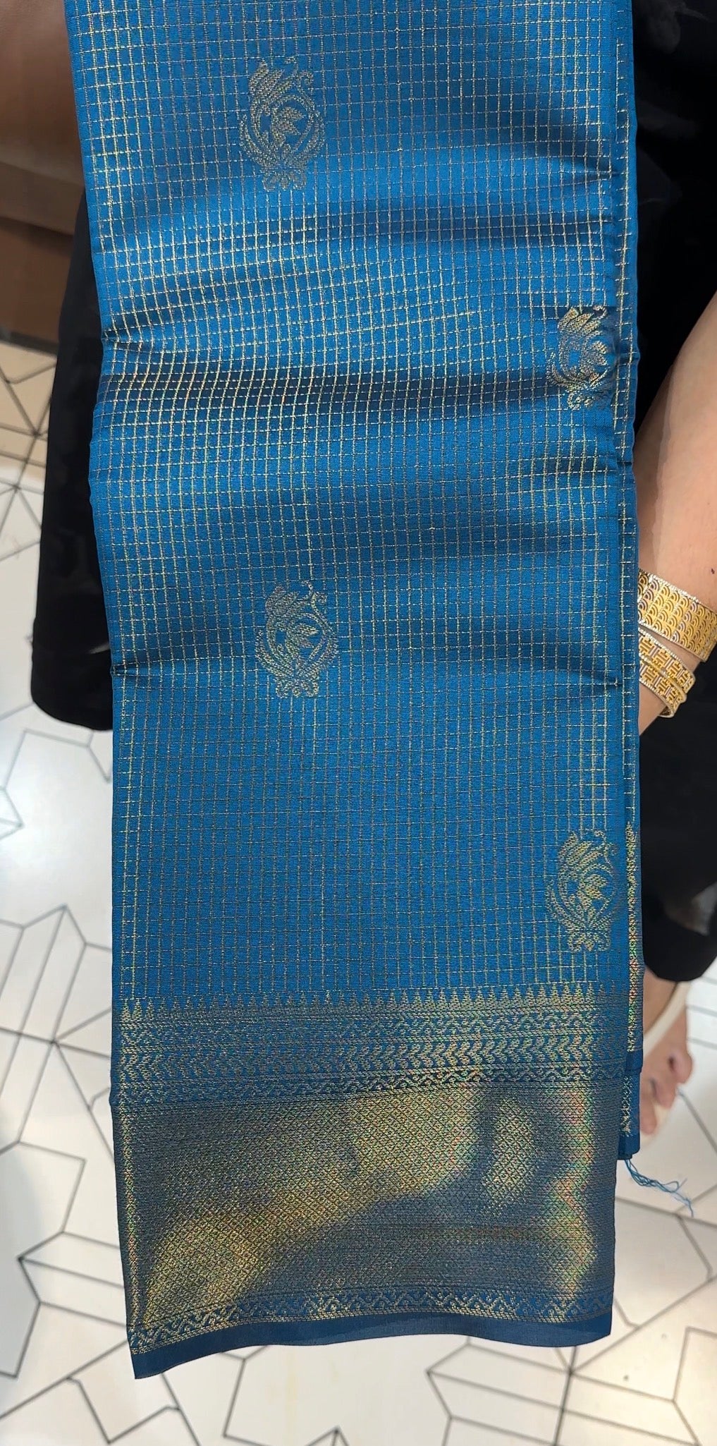 OFFER SALES SAREES - IHA 34974