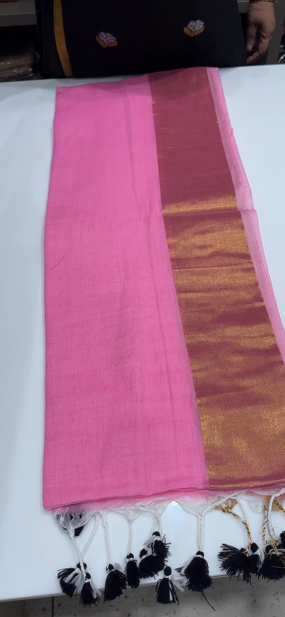 OFFER SALES SAREES - IHA 35468