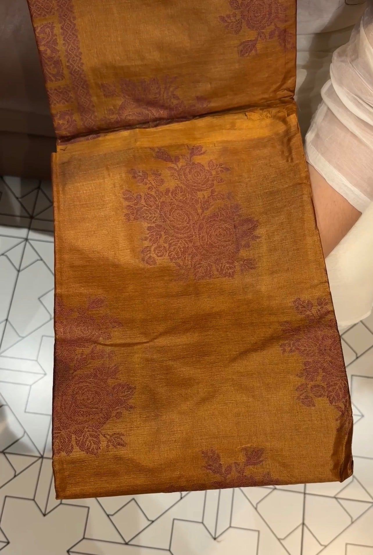 HANDLOOM TUSSUR SILK SAREES - IHA 31571