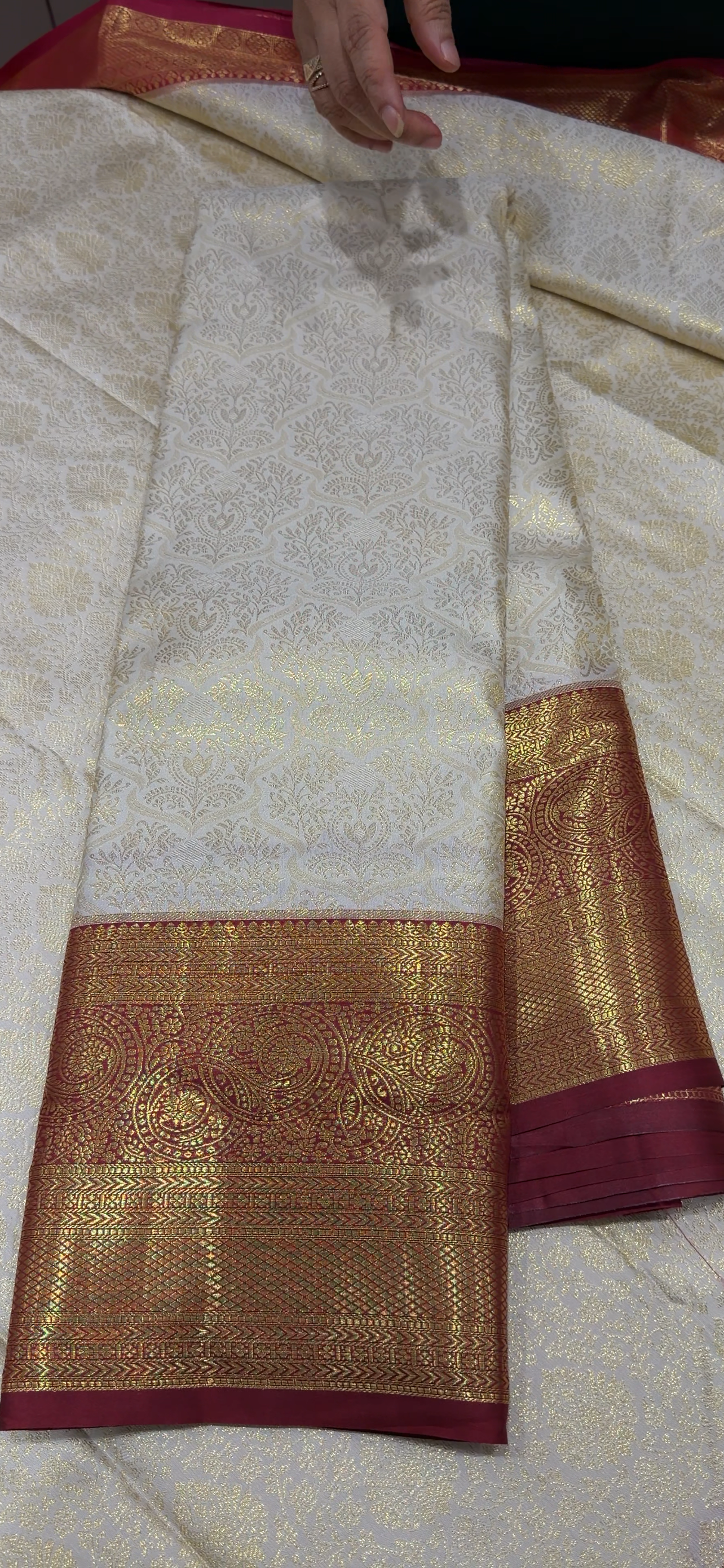 SEMI KANCHIPURAM SAREES - IHA 33926