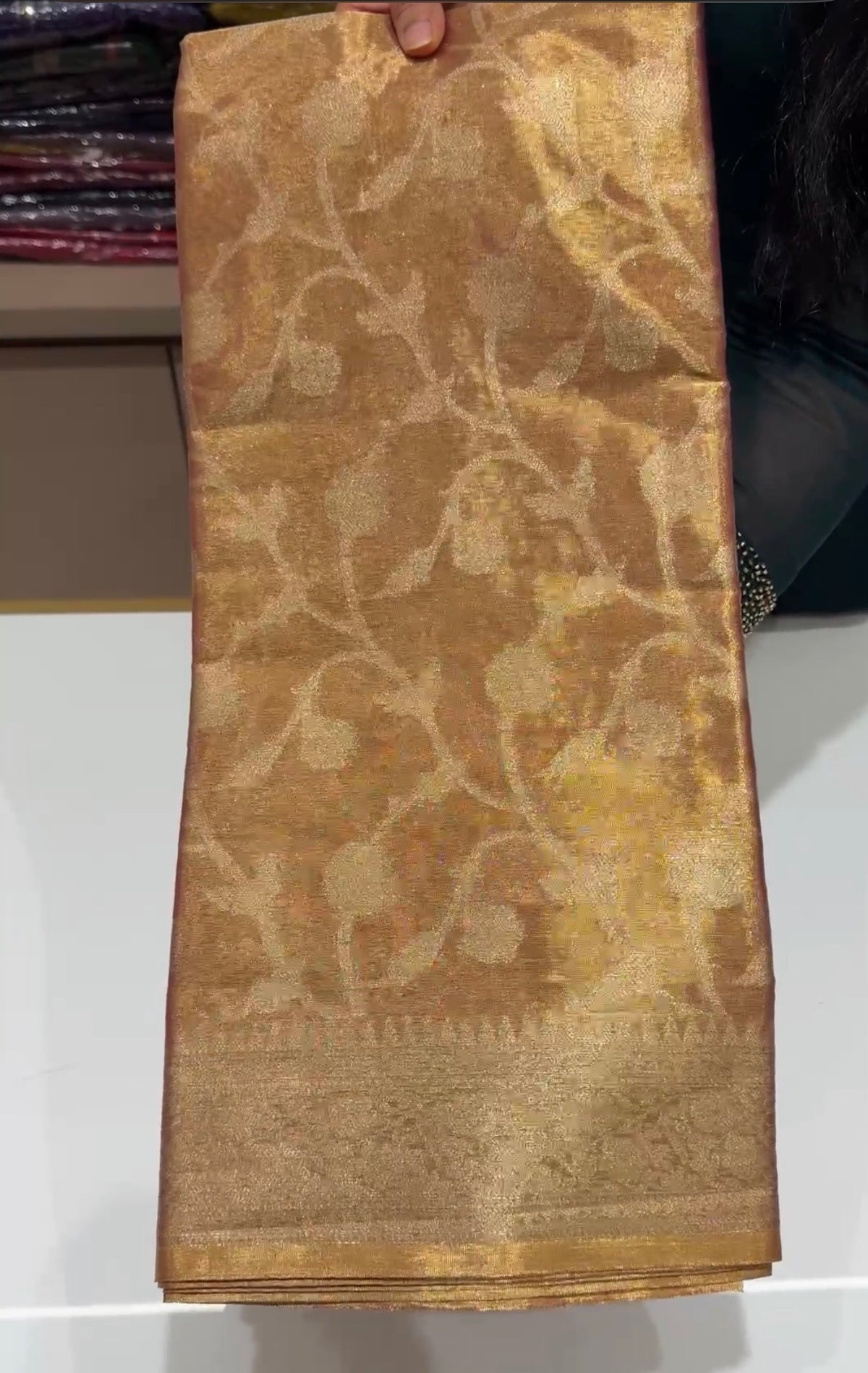 OFFER SALES SAREES - IHA 35386